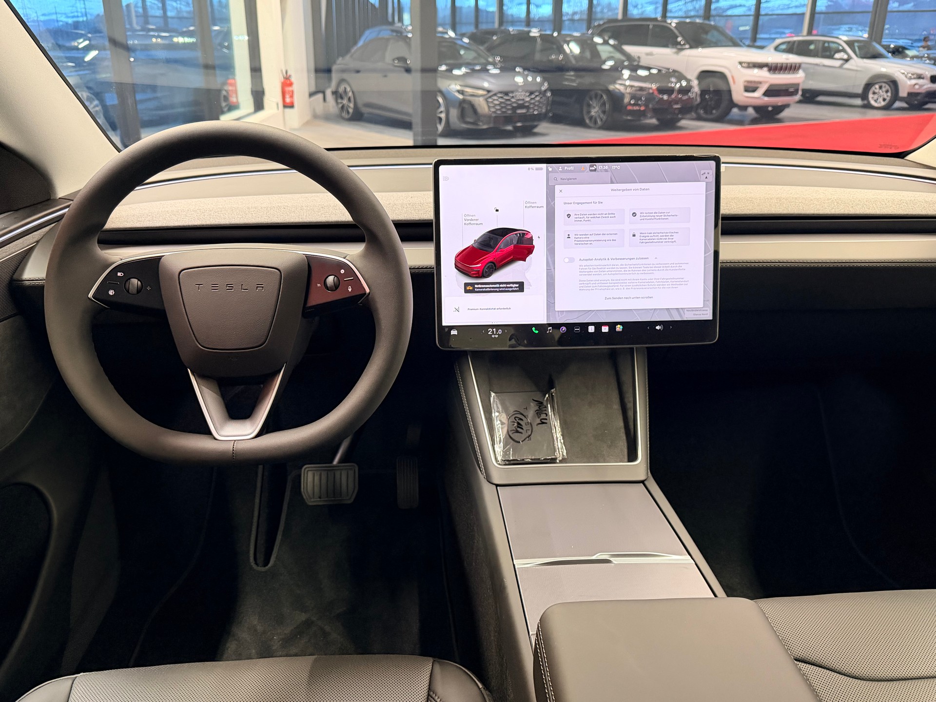 TESLA Model Y Long Range Premium AWD-image-15