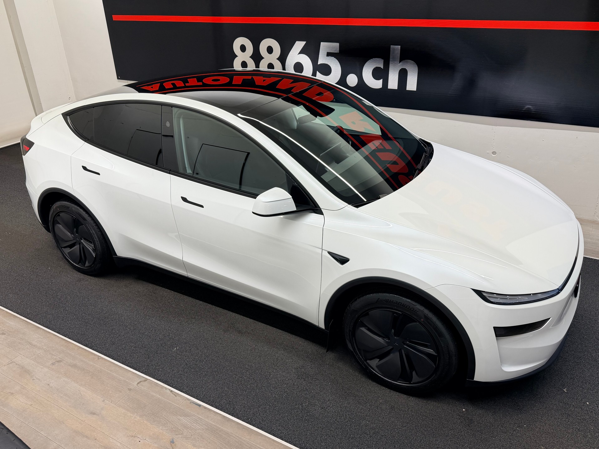 TESLA Model Y Long Range Premium AWD-image-7