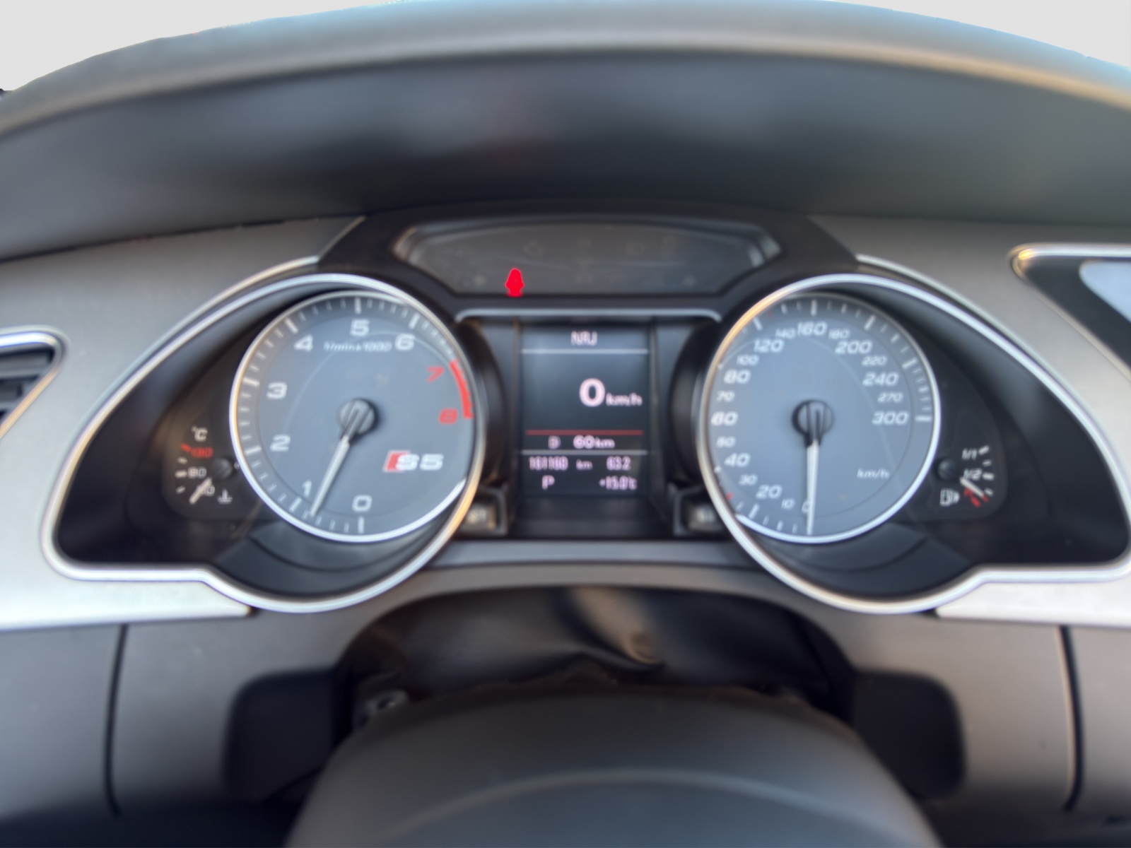 AUDI S5 Cabrio 3.0 TFSI quattro S-tronic-image-13