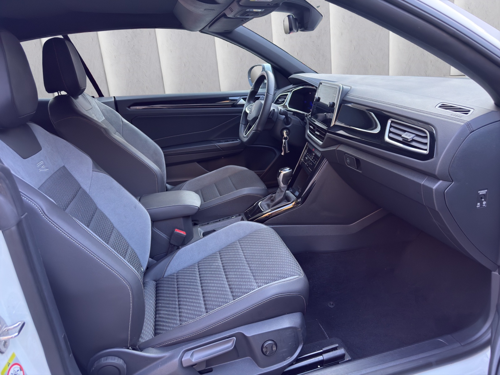 VW T-Roc Cabriolet 1.5 TSI EVO R-Line DSG-image-8