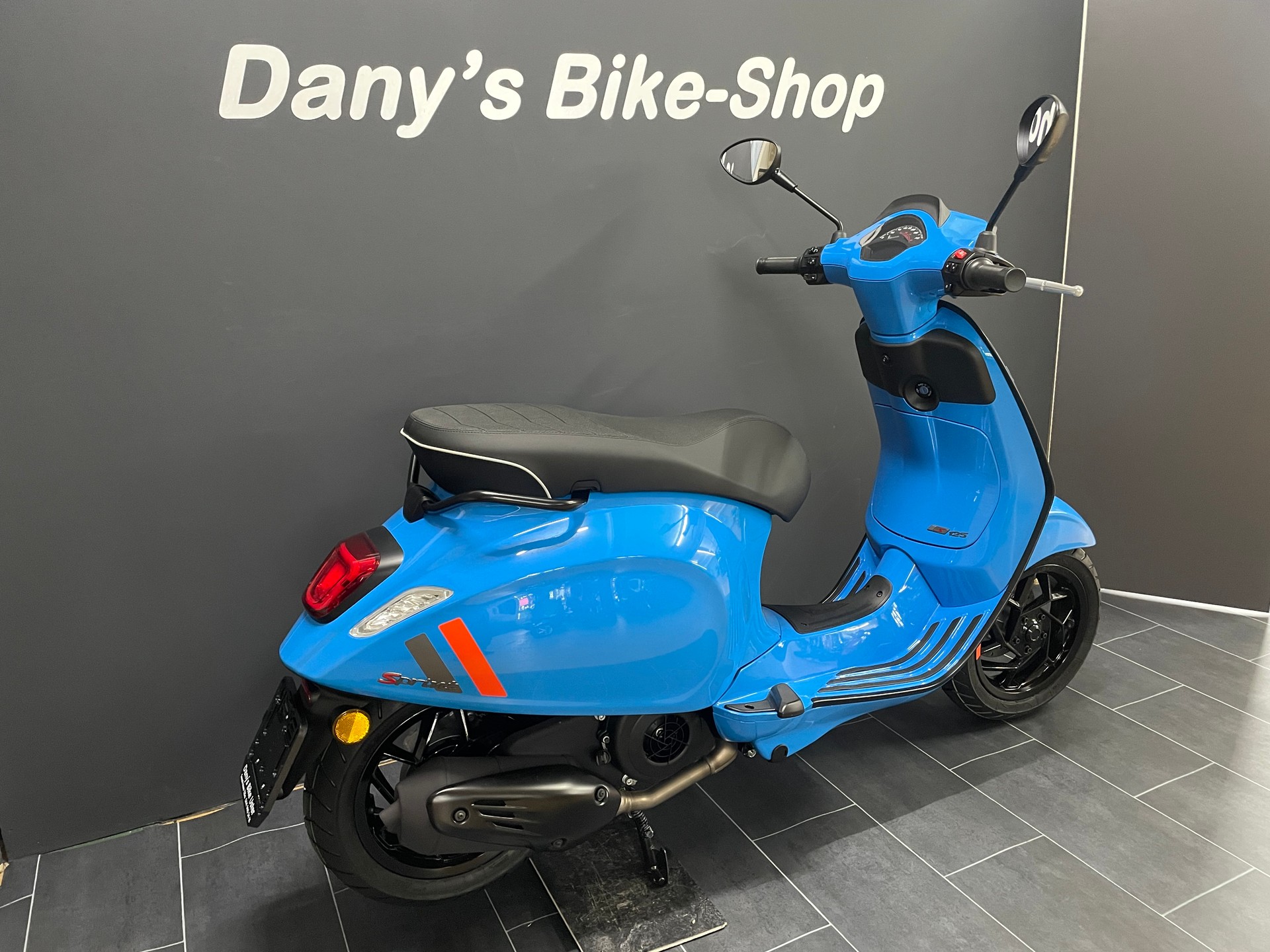 PIAGGIO Vespa 125 Sprint Sport E5+ (4 Jahre Garantie)-showroom-element-1