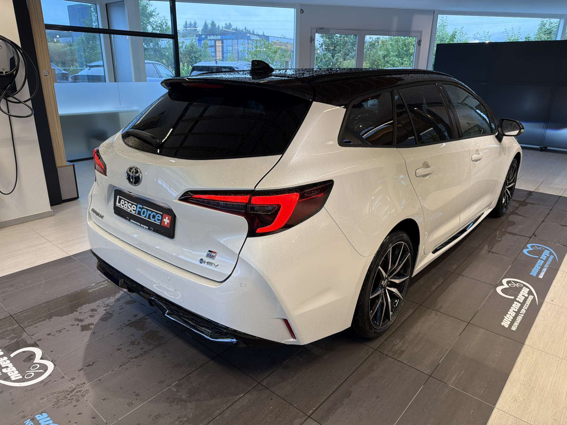 TOYOTA Corolla Touring Sports 2.0 HSD GR Sport e-CVT Automat-showroom-element-2