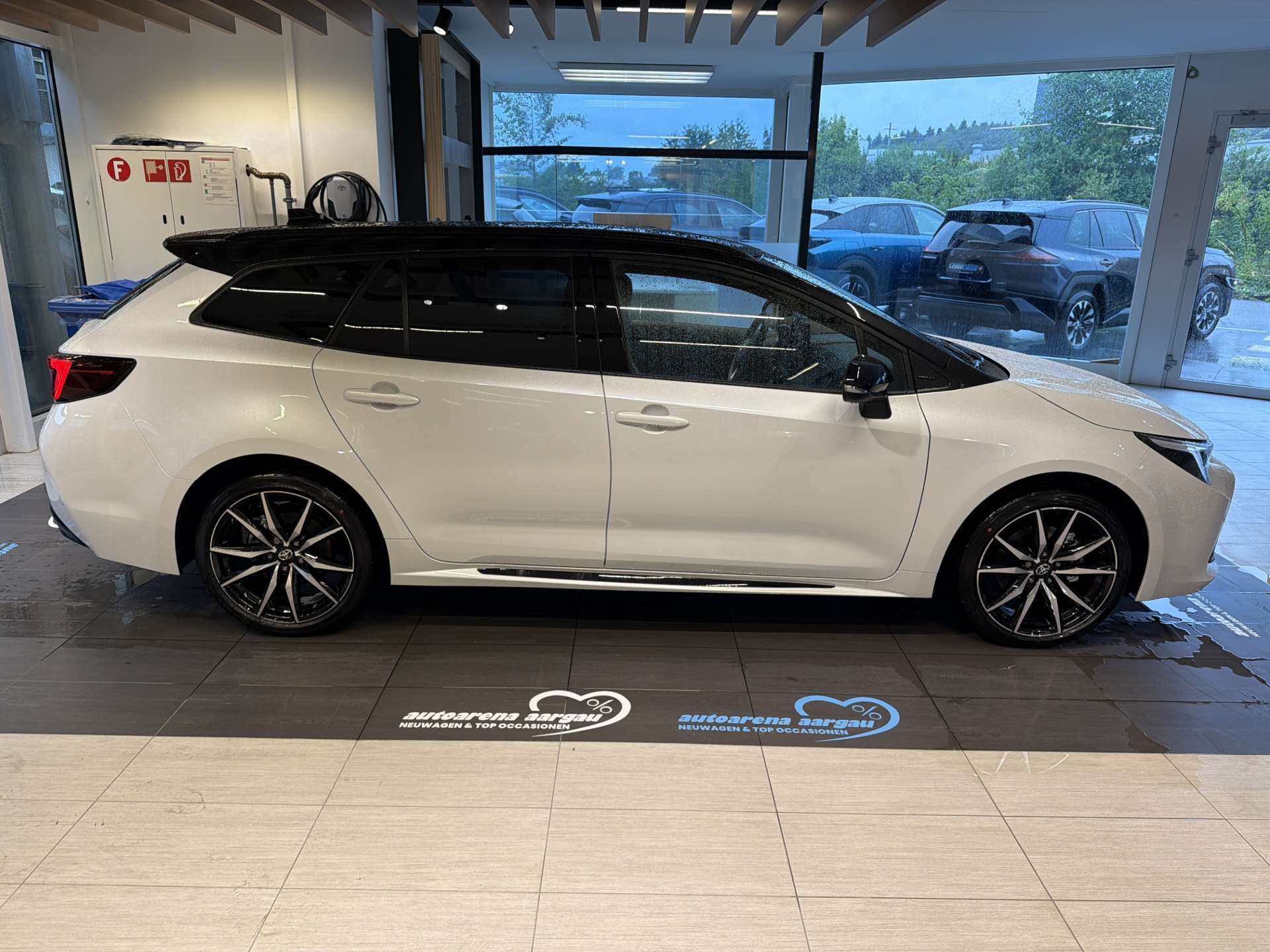TOYOTA Corolla Touring Sports 2.0 HSD GR Sport e-CVT Automat-image-11
