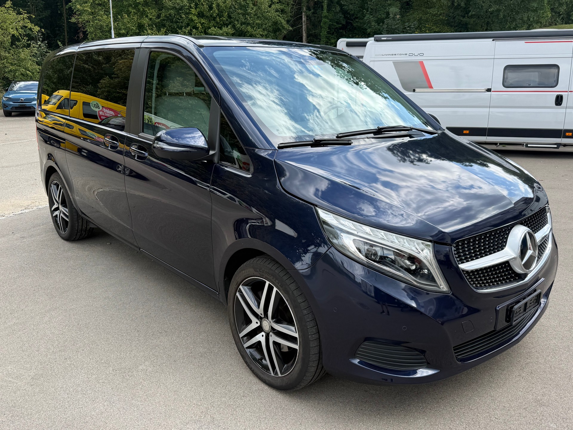 MERCEDES-BENZ V 250 d Avantgarde kompakt 4Matic 7G-Tronic-image-2