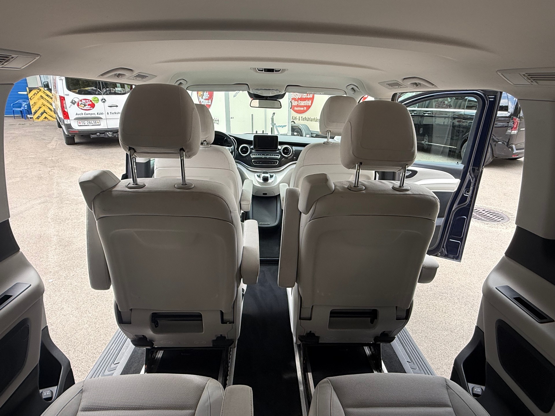 MERCEDES-BENZ V 250 d Avantgarde kompakt 4Matic 7G-Tronic-image-12