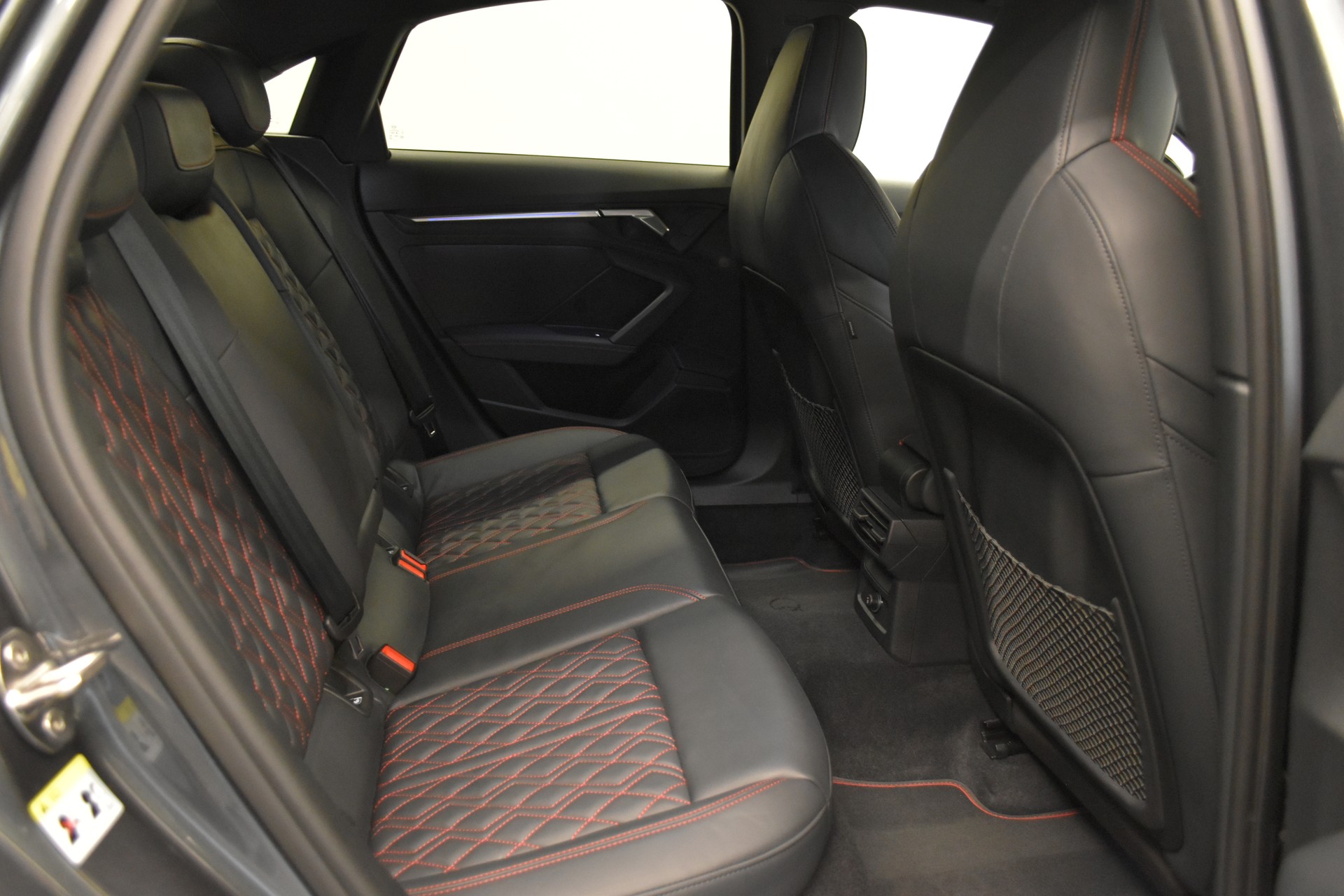 AUDI S3 Limousine 2.0 TFSI quattro S-tronic-image-10