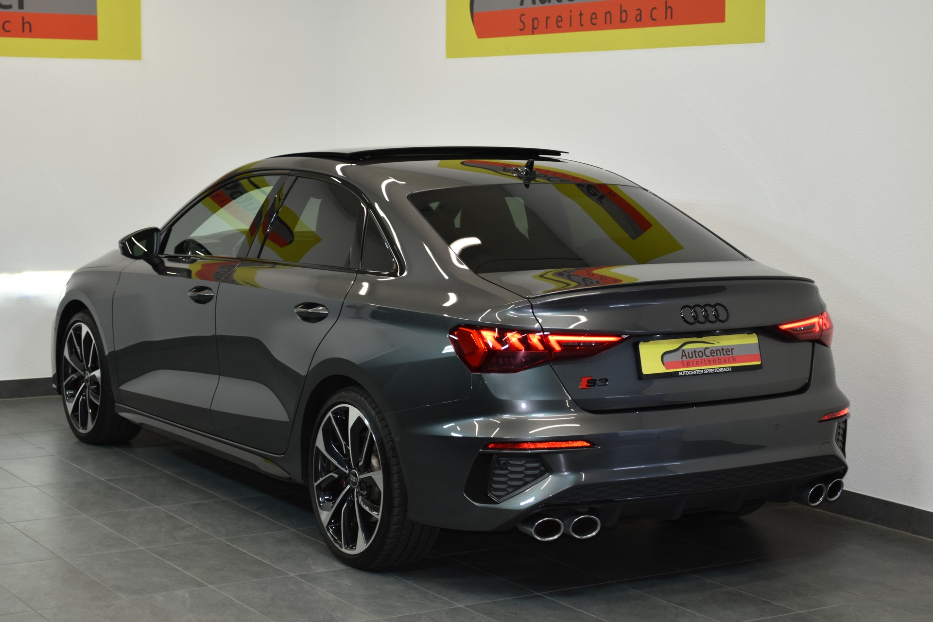 AUDI S3 Limousine 2.0 TFSI quattro S-tronic-image-12