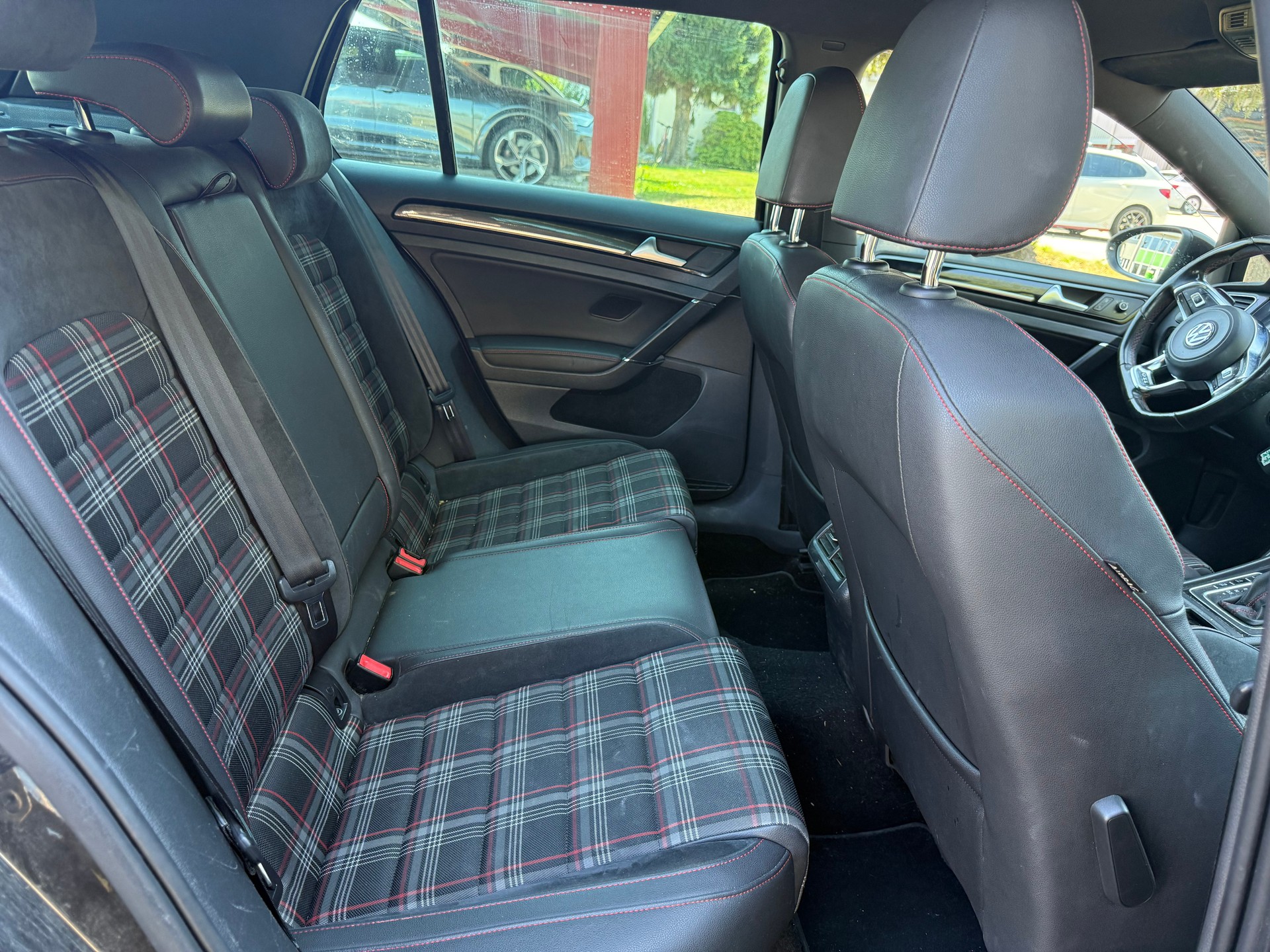 VW Golf 2.0 TSI GTI Performance DSG-image-11