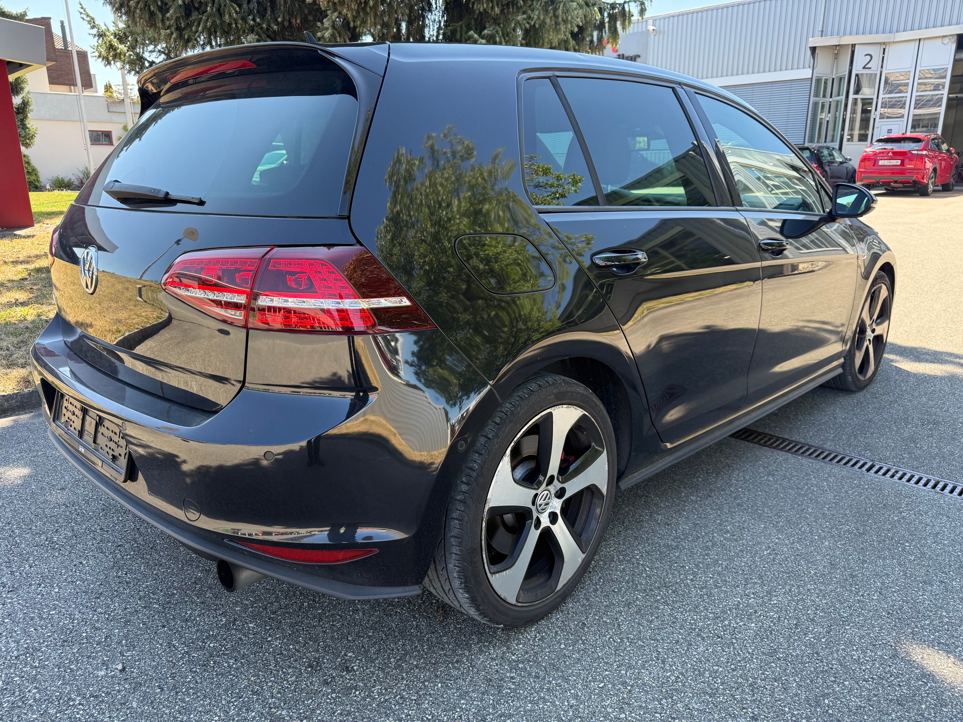 VW Golf 2.0 TSI GTI Performance DSG-image-3