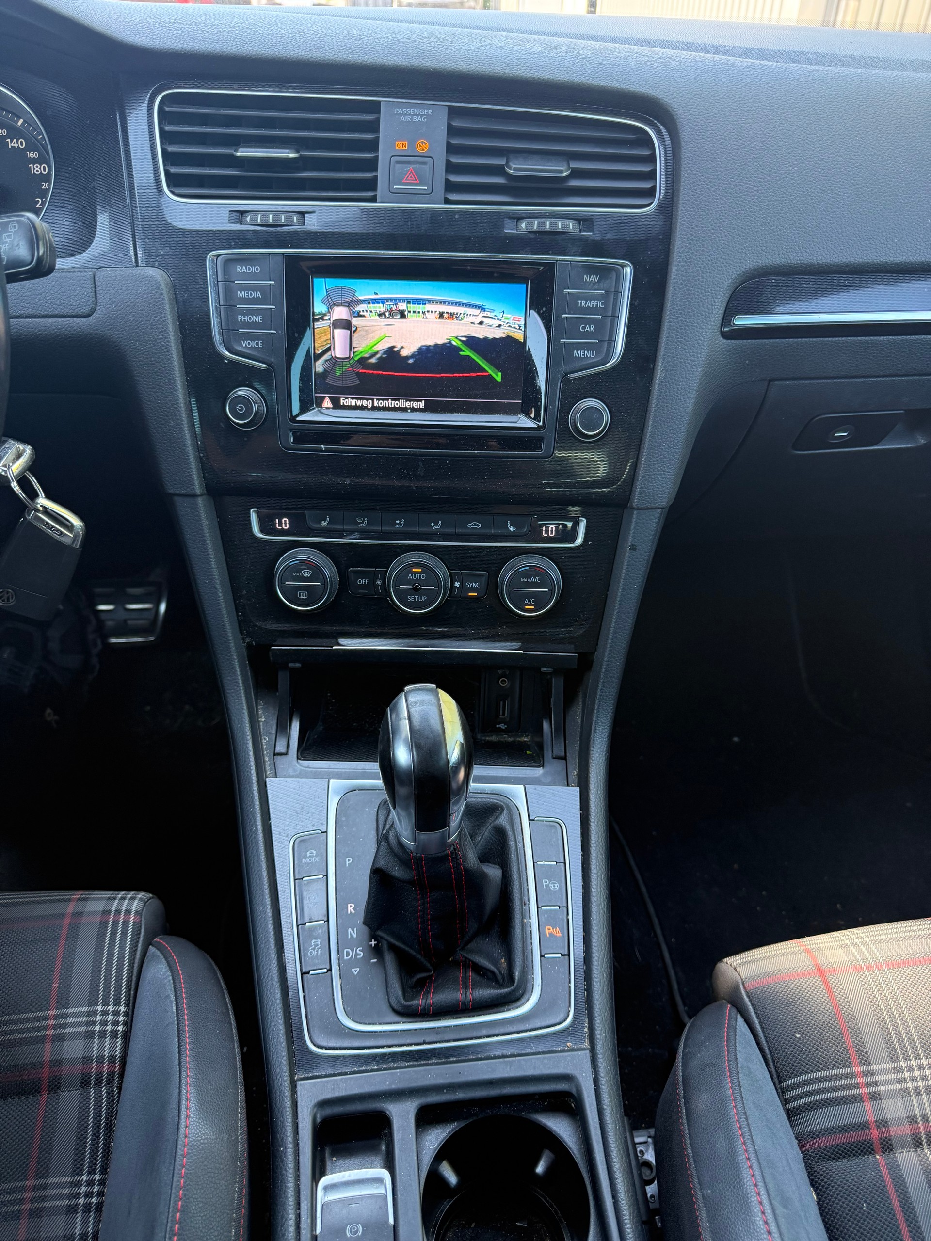 VW Golf 2.0 TSI GTI Performance DSG-image-7