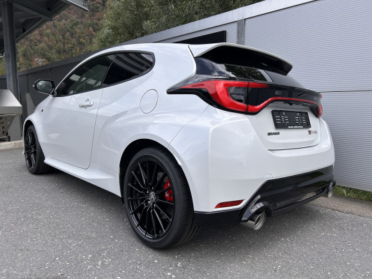 TOYOTA Yaris 1.6 GR Sport-image-3