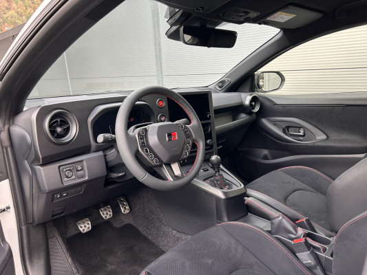 TOYOTA Yaris 1.6 GR Sport-image-7
