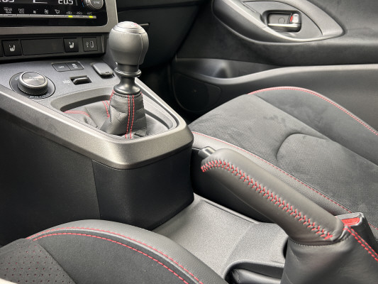TOYOTA Yaris 1.6 GR Sport-image-10