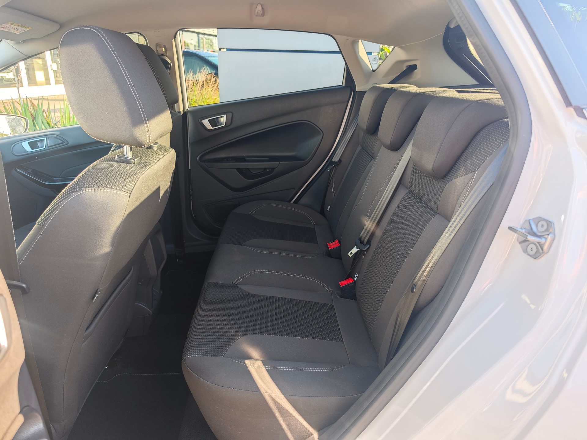 FORD Fiesta 1.0 SCTi Titanium-image-11