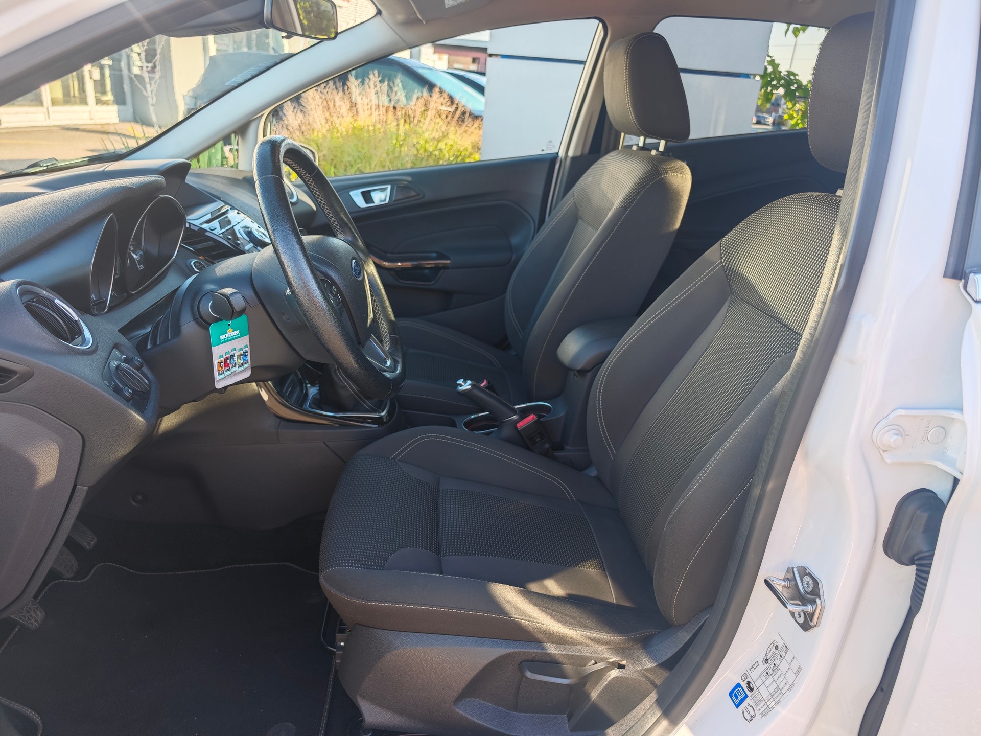 FORD Fiesta 1.0 SCTi Titanium-image-10