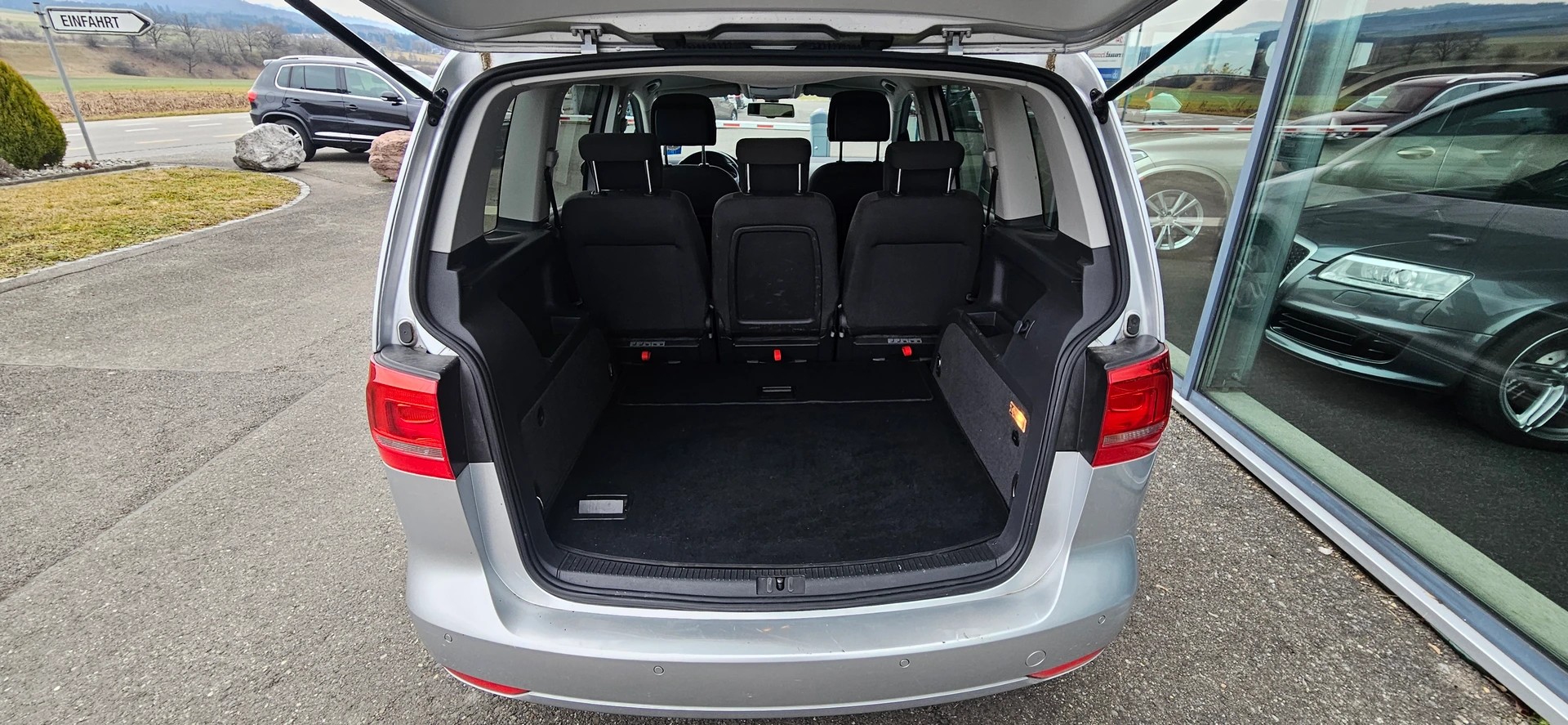 VW Touran 2.0 TDI BMT Comfortline DSG-image-14