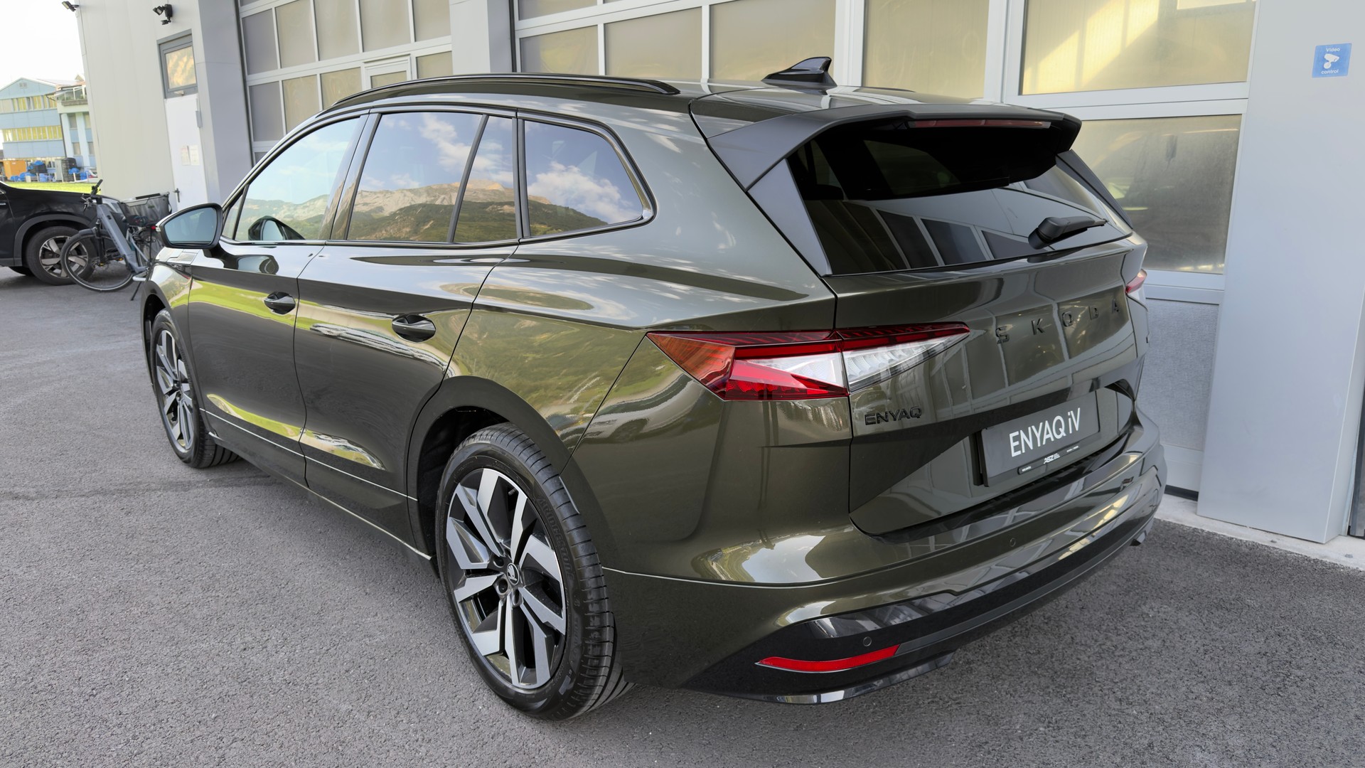 SKODA Enyaq SL 85x 4x4-image-1
