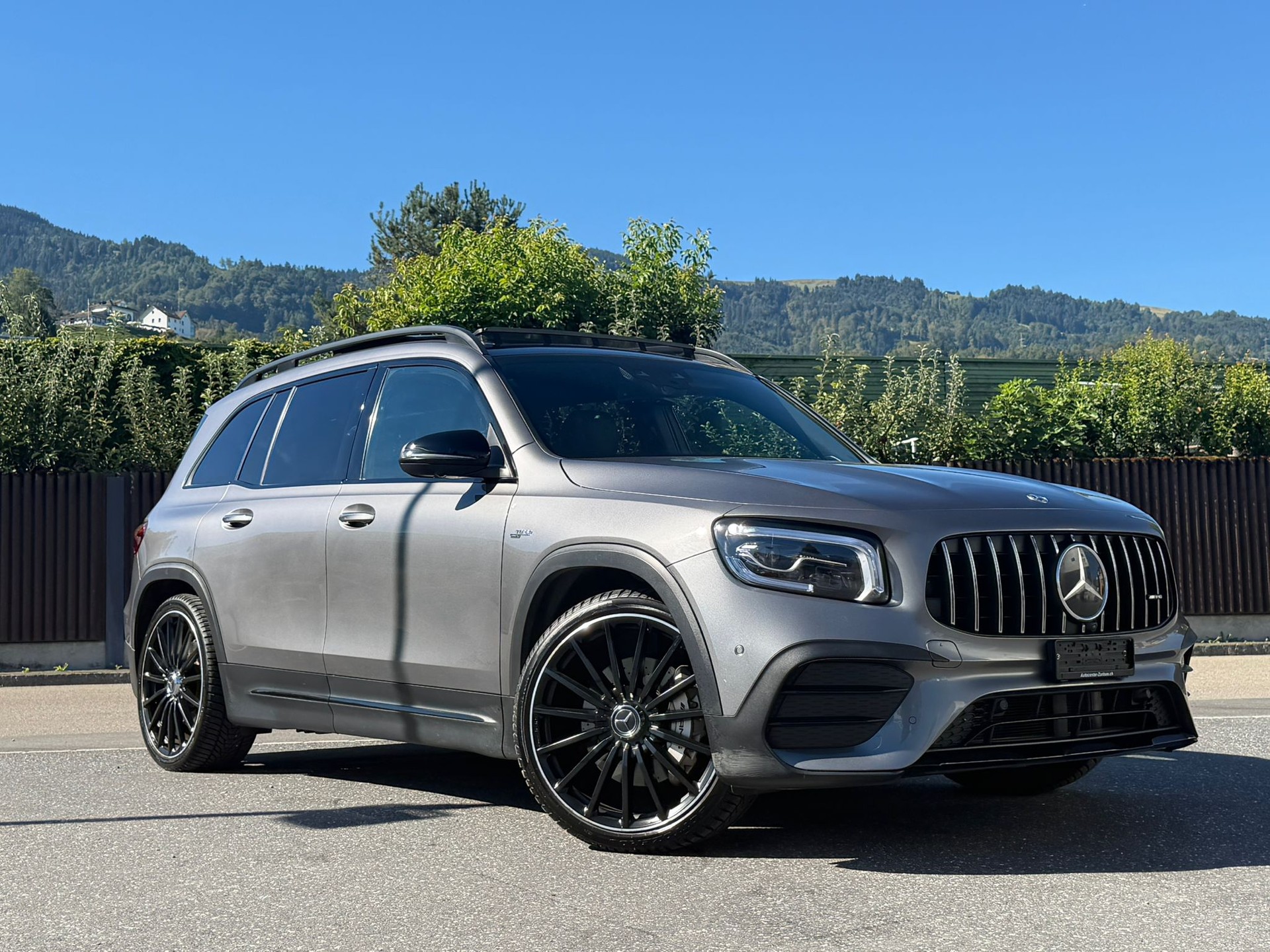 MERCEDES-BENZ GLB 35 AMG 4Matic 8G-Tronic Grey&Black Edition-image-3