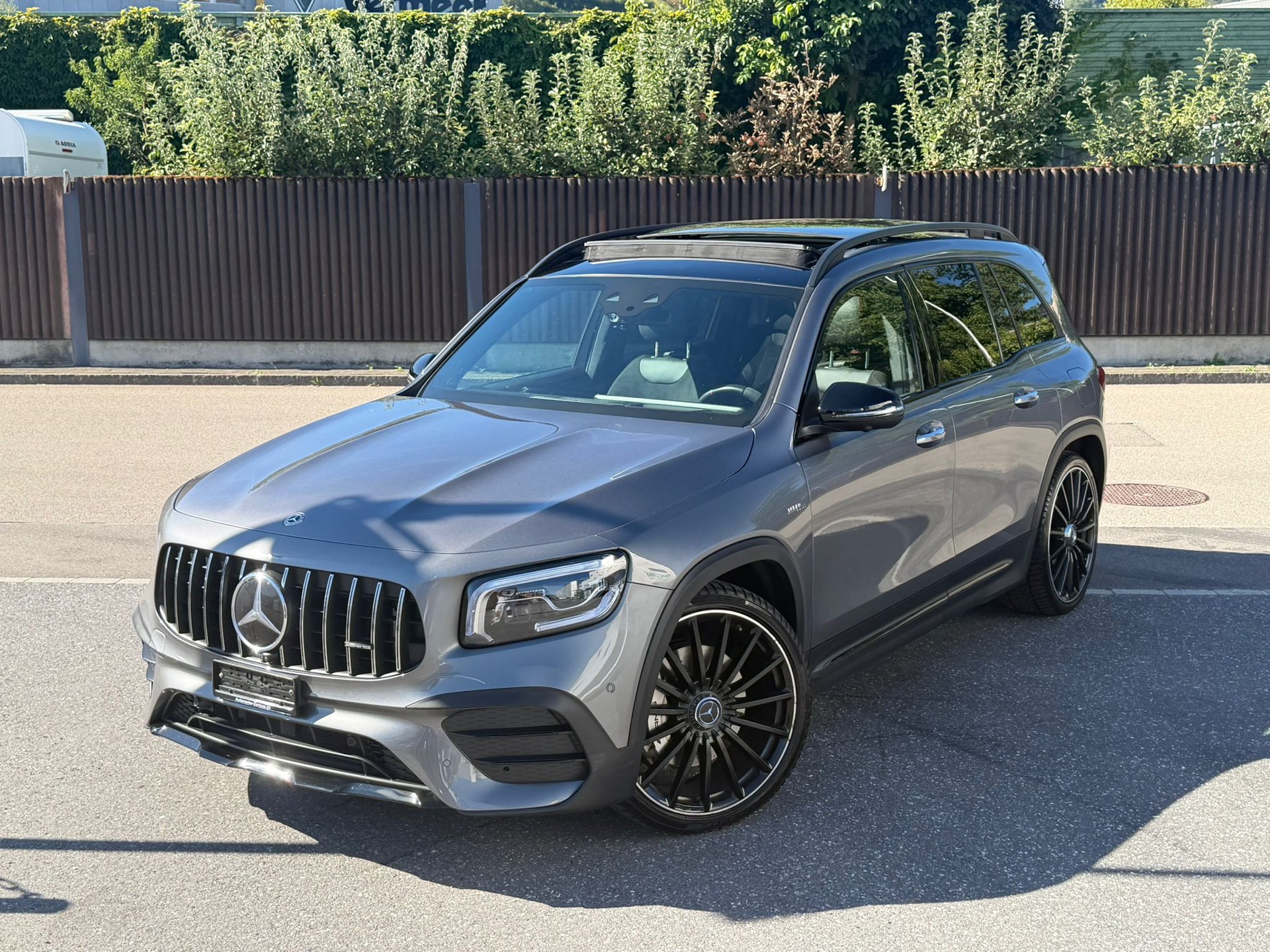 MERCEDES-BENZ GLB 35 AMG 4Matic 8G-Tronic Grey&Black Edition-image-1