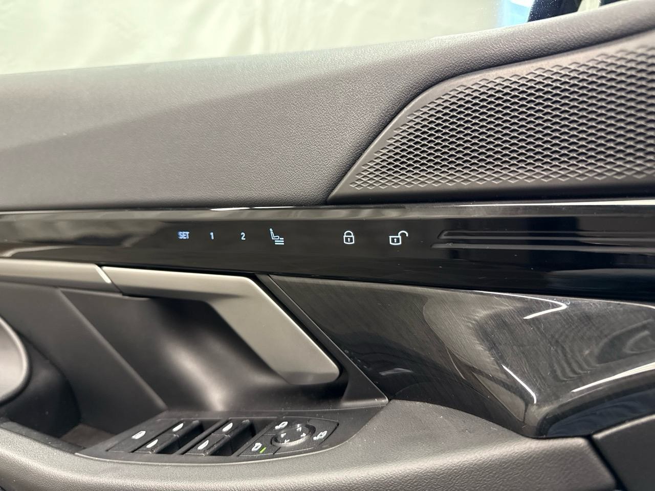 BMW 520d xDrive 48V M Sport Steptronic-image-5