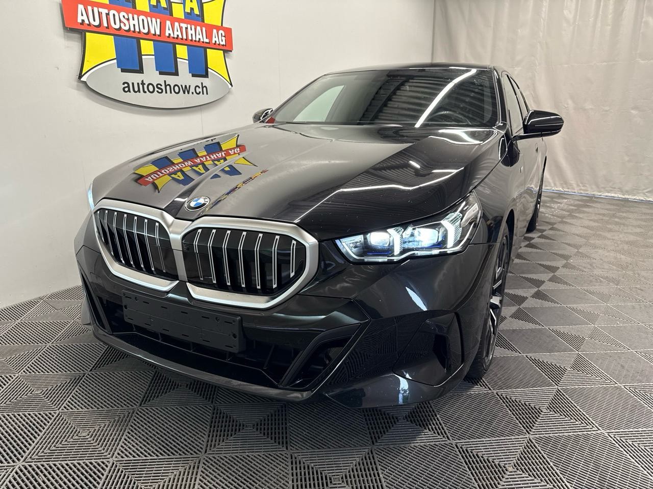 BMW 520d xDrive 48V M Sport Steptronic-image-17
