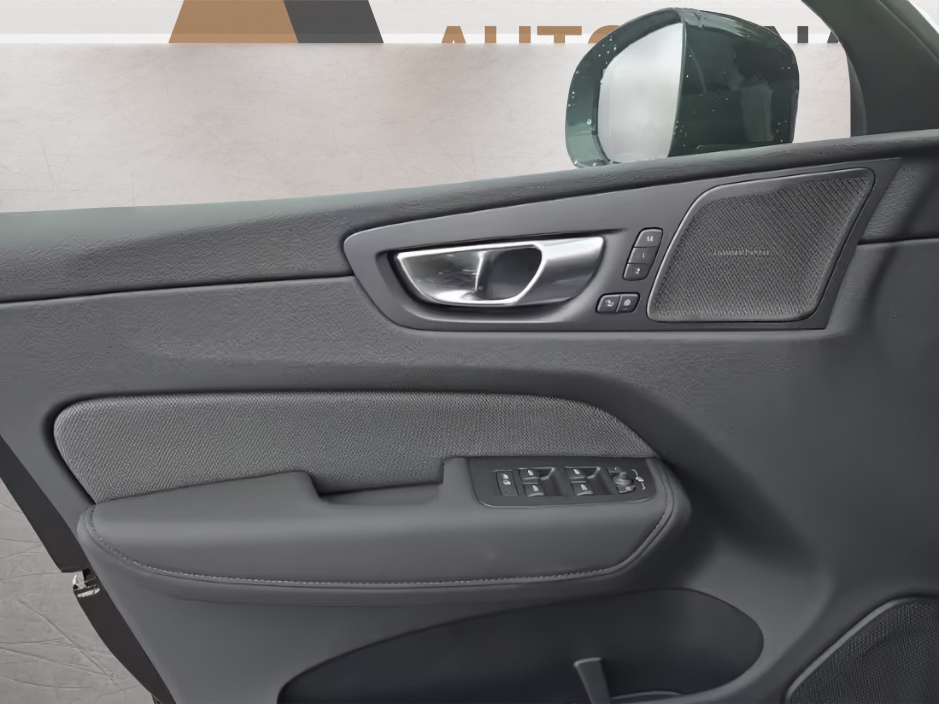 VOLVO XC60 T8 eAWD Plus Black Edition MY26-image-9