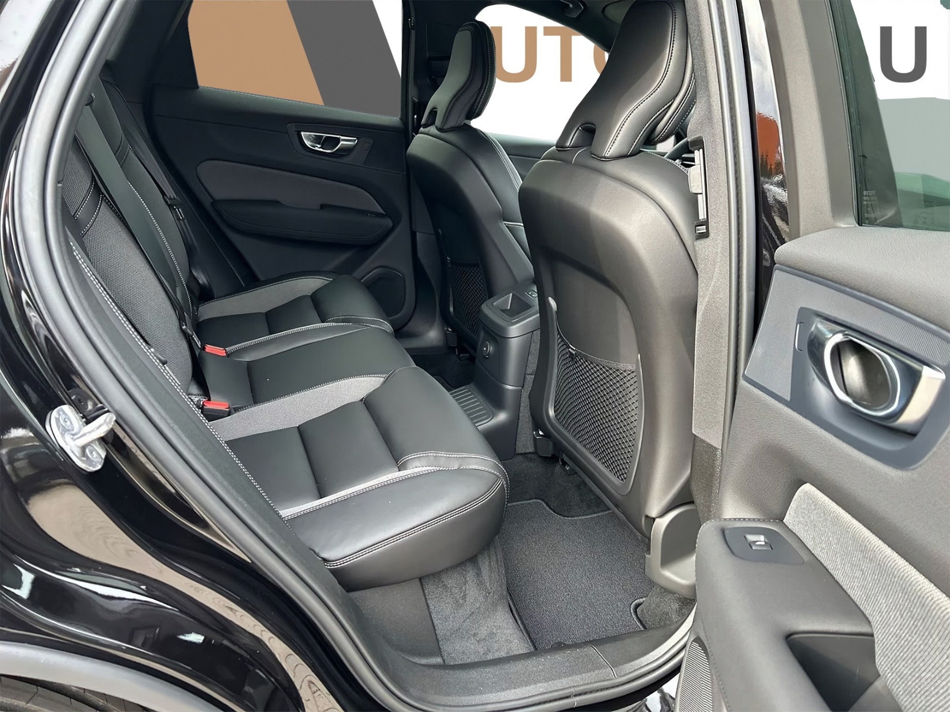 VOLVO XC60 T8 eAWD Plus Black Edition MY26-image-41