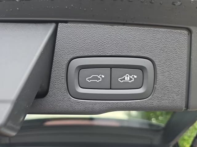 VOLVO XC60 T8 eAWD Plus Black Edition MY26-image-53