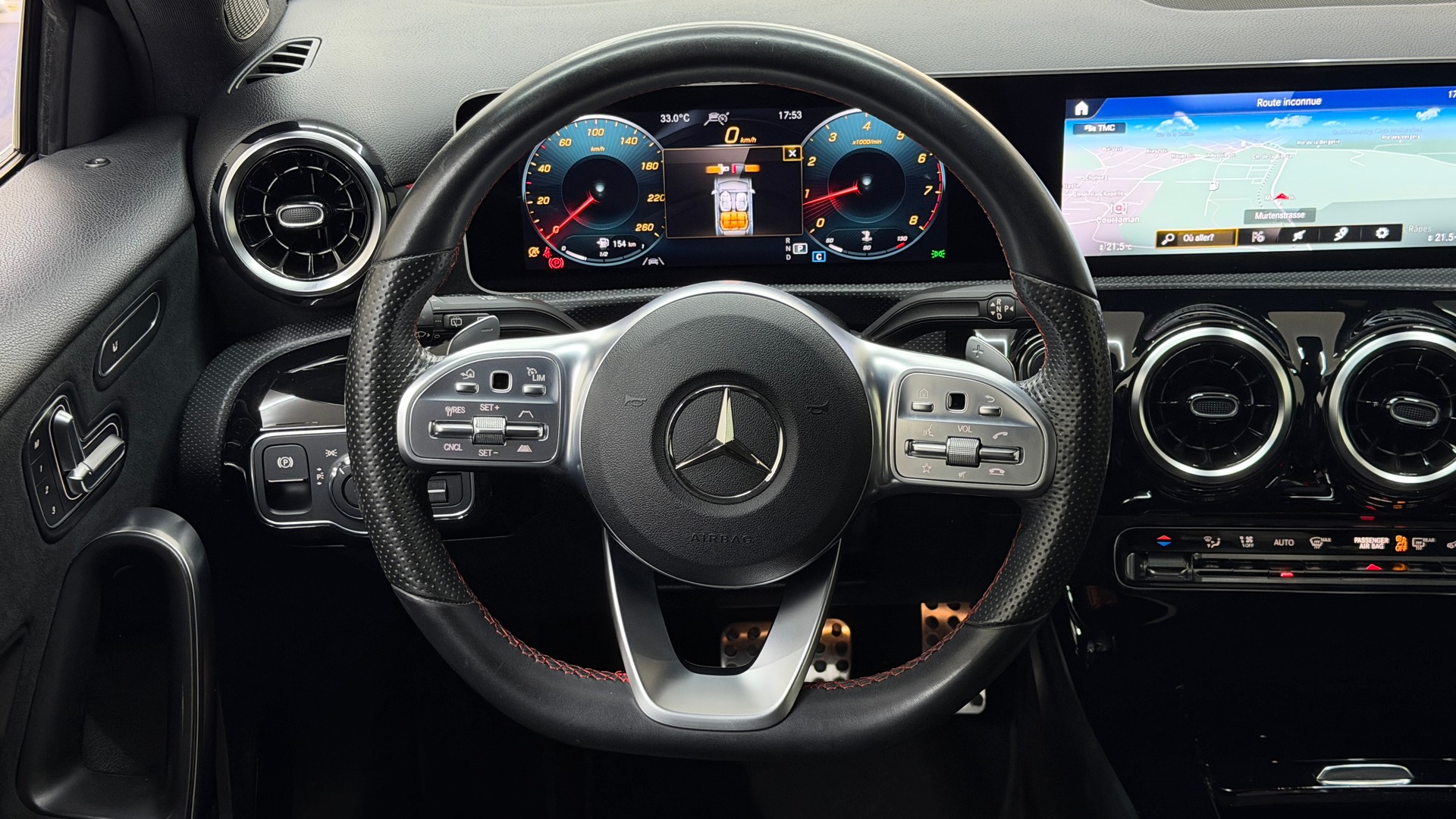 MERCEDES-BENZ A 250 AMG Line 7G-DCT-image-9