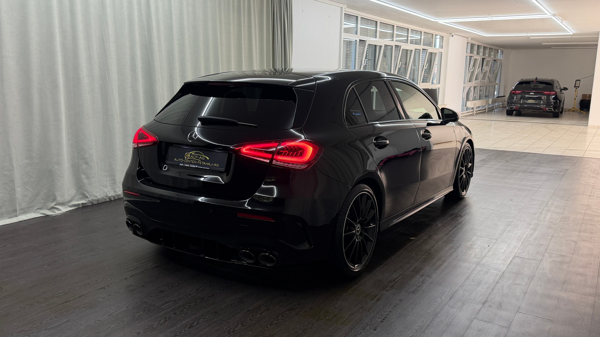 MERCEDES-BENZ A 250 AMG Line 7G-DCT-image-3