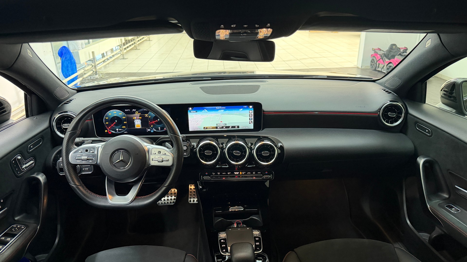 MERCEDES-BENZ A 250 AMG Line 7G-DCT-image-8