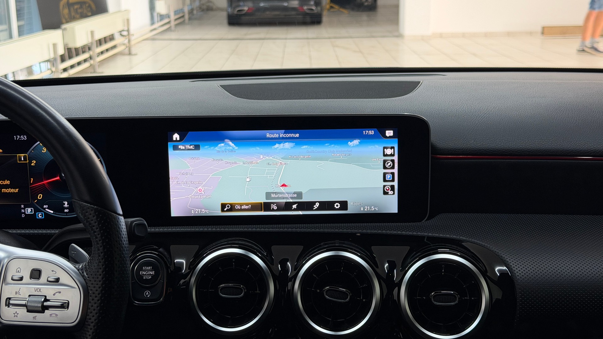 MERCEDES-BENZ A 250 AMG Line 7G-DCT-image-10