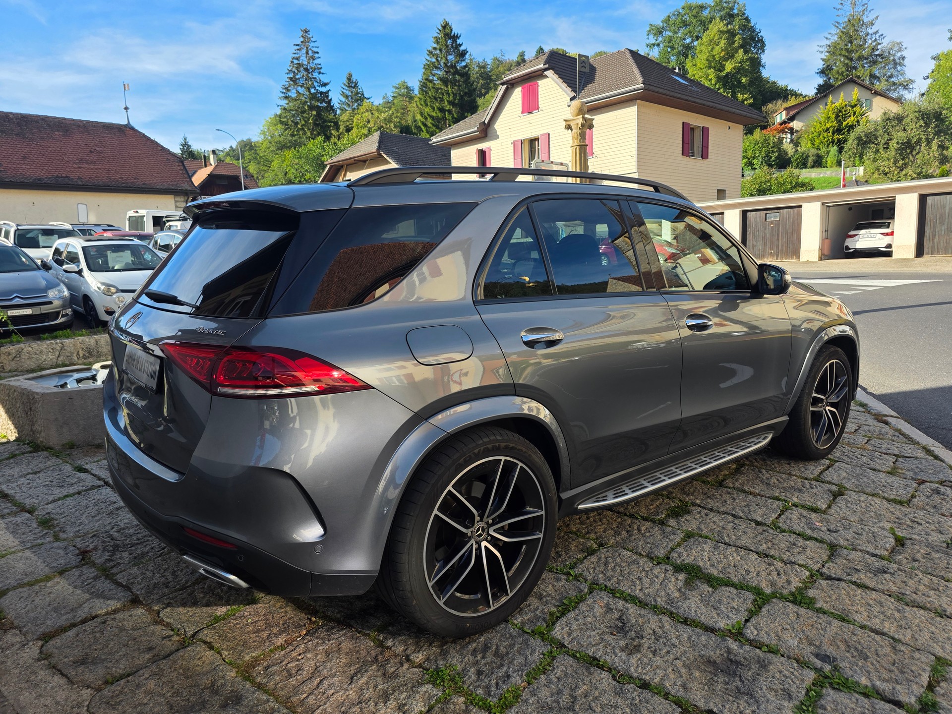 MERCEDES-BENZ GLE 300 d 4Matic AMG Line 9G-Tronic-image-3