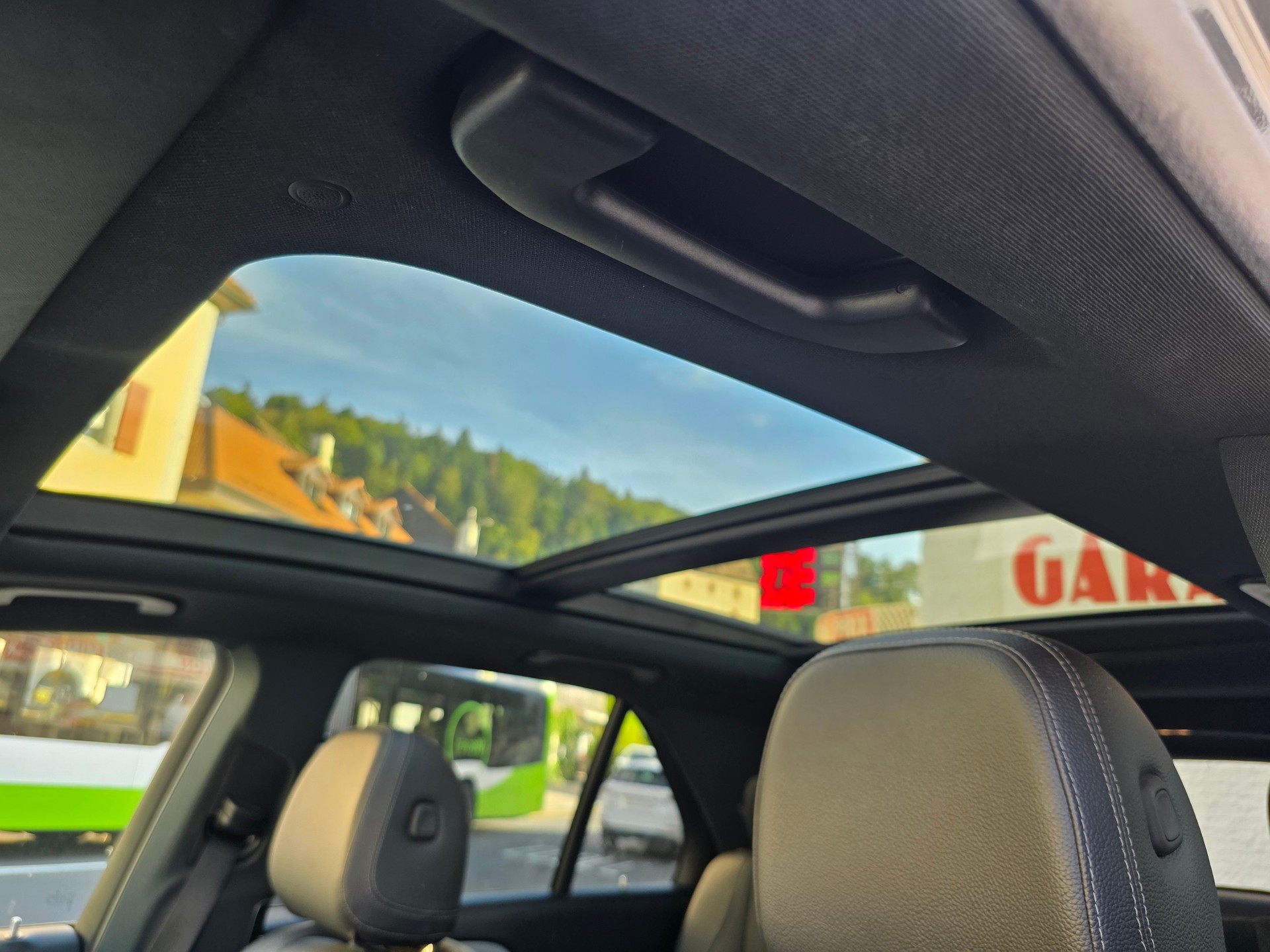 MERCEDES-BENZ GLE 300 d 4Matic AMG Line 9G-Tronic-image-10
