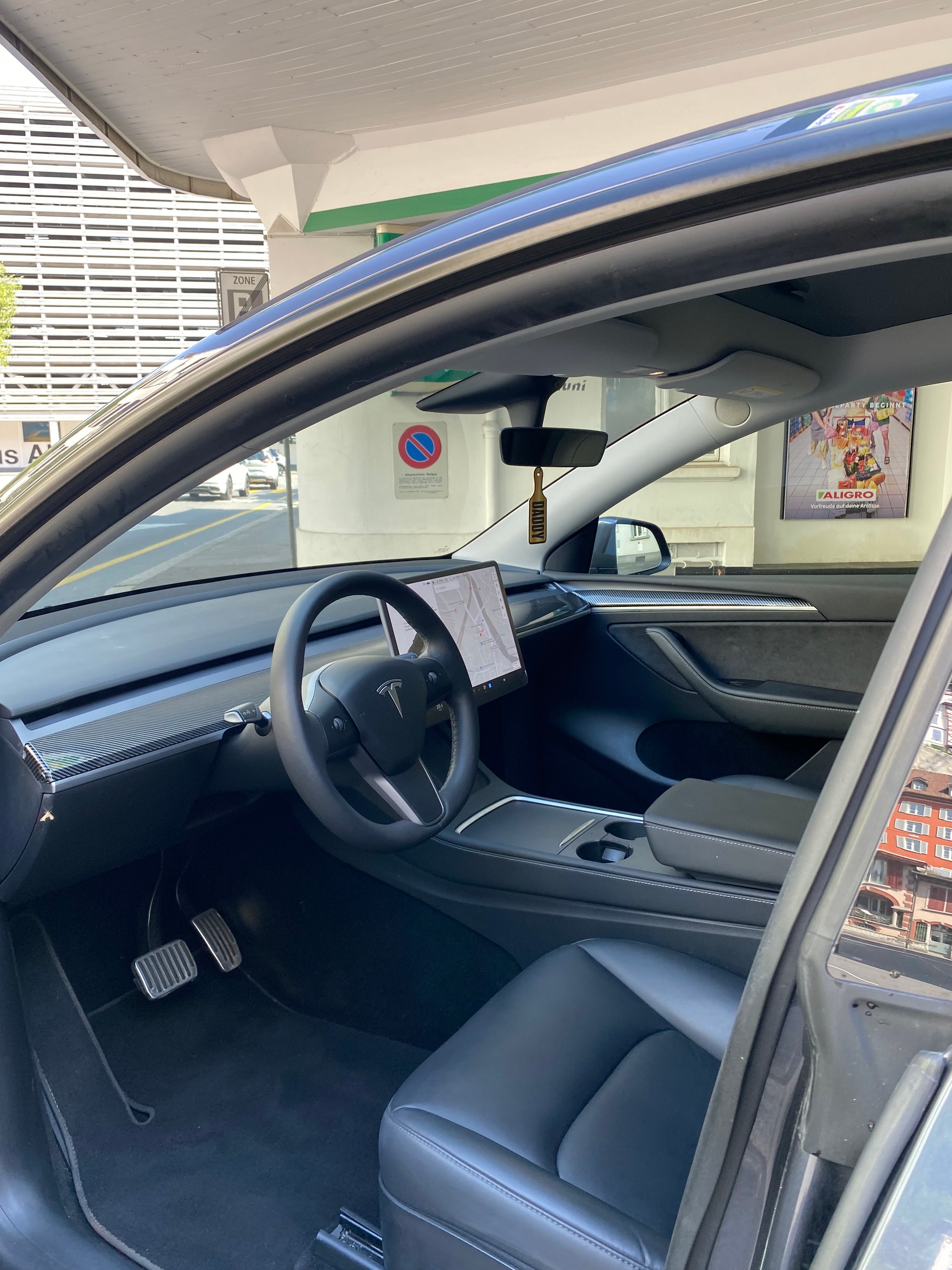 TESLA Model Y Long Range-image-8