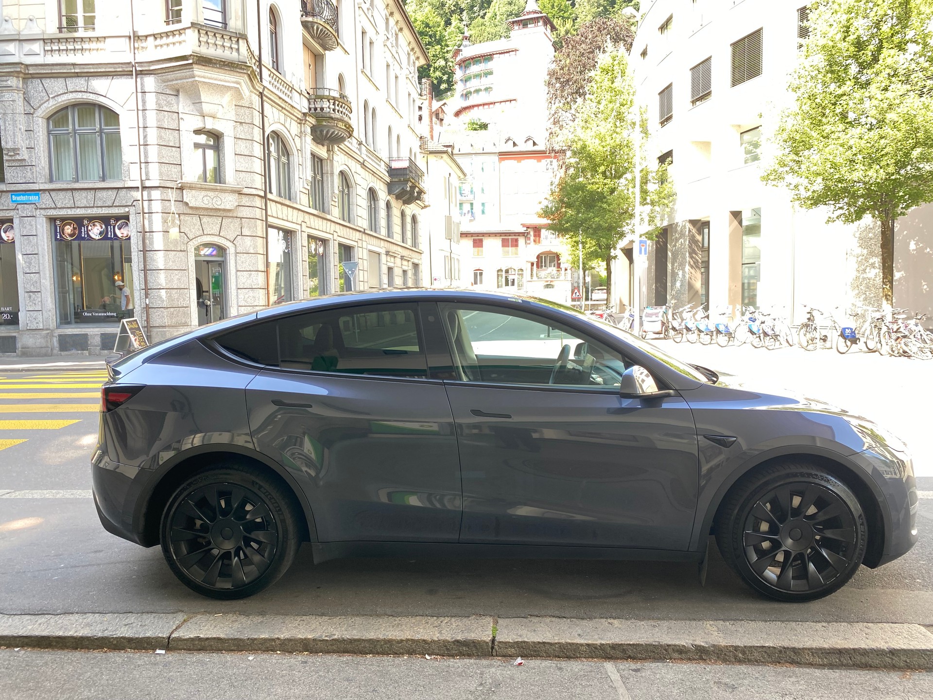 TESLA Model Y Long Range-image-6