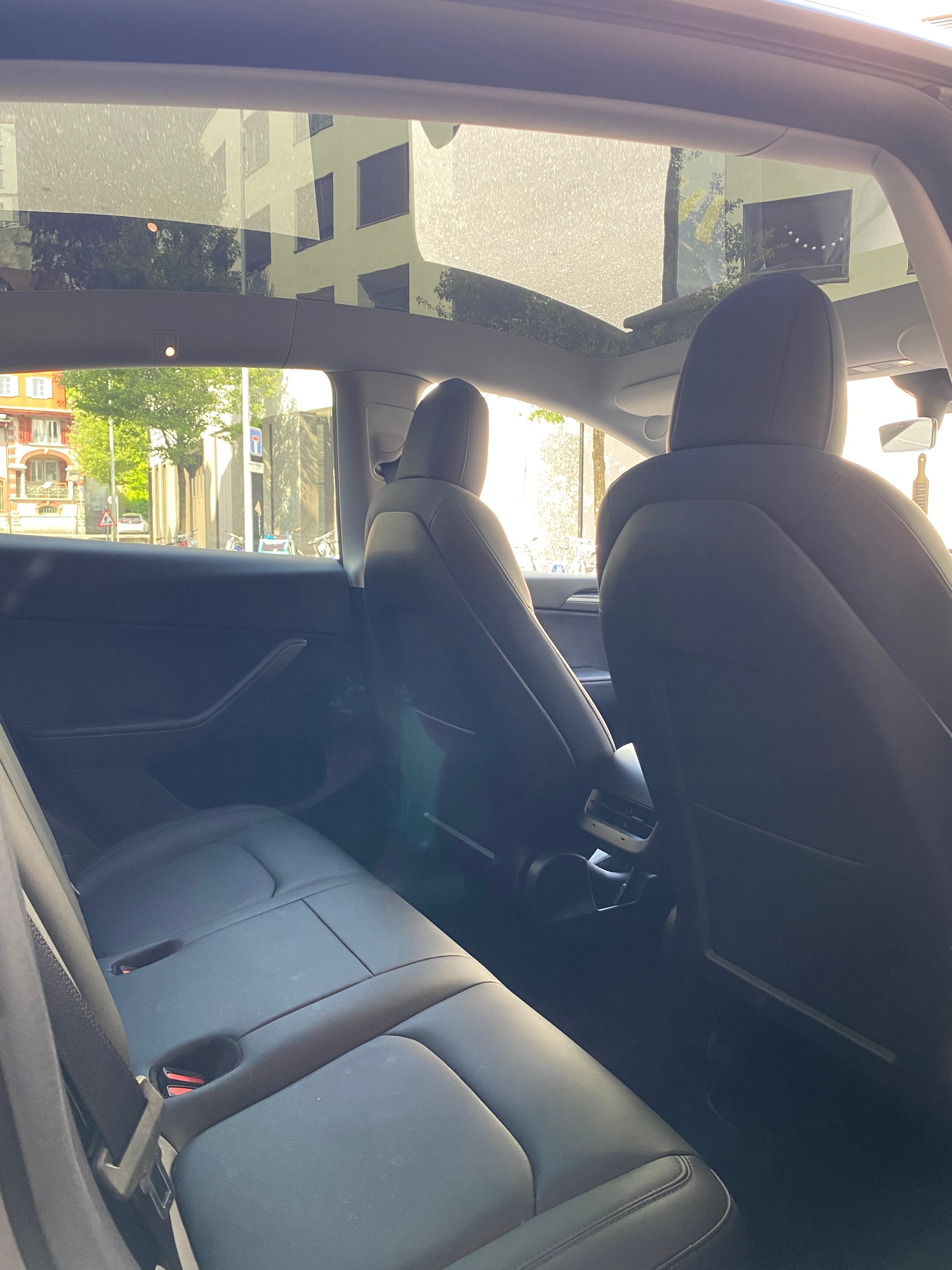 TESLA Model Y Long Range-image-11