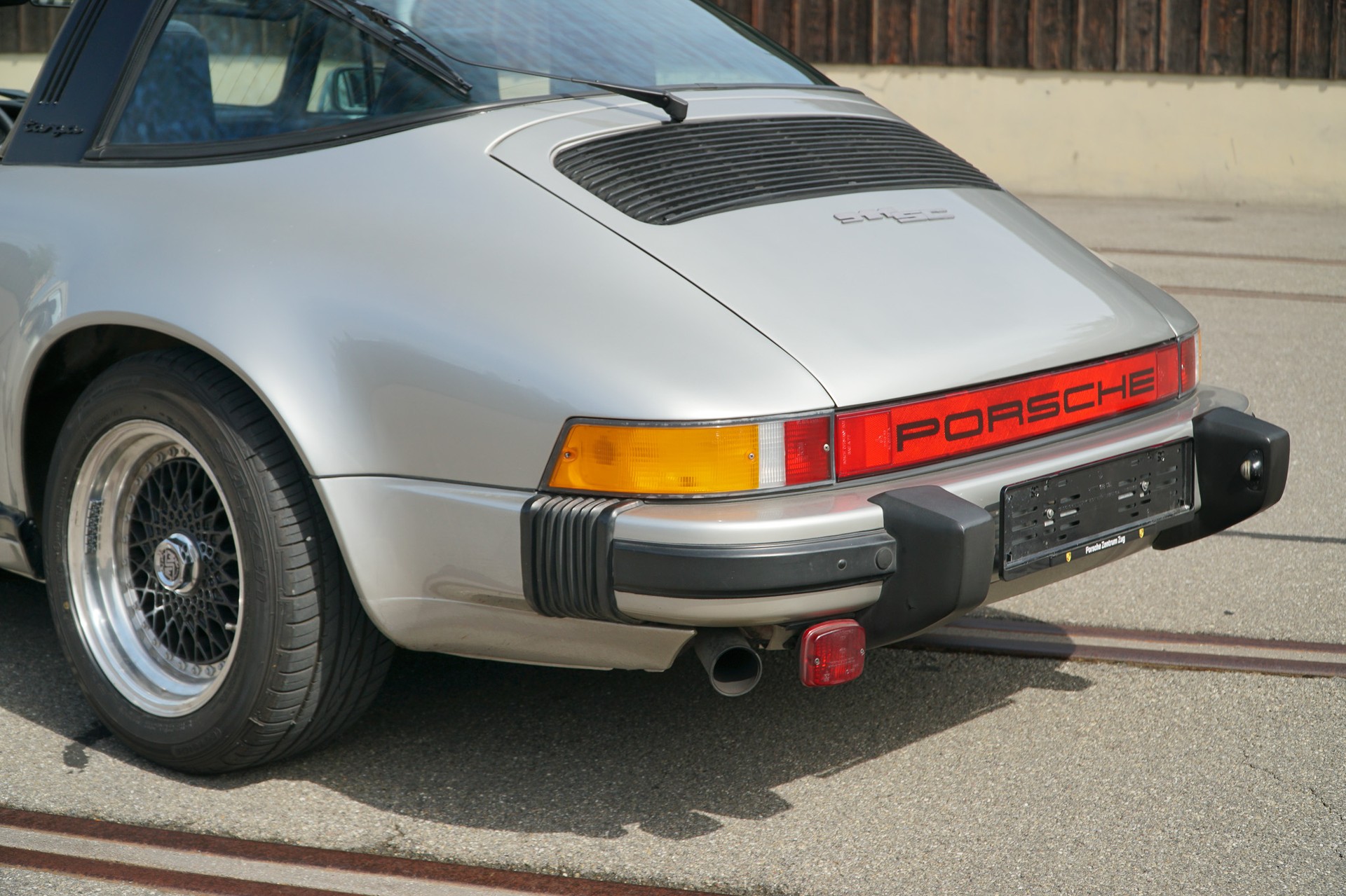 PORSCHE 911 SC Targa-image-26
