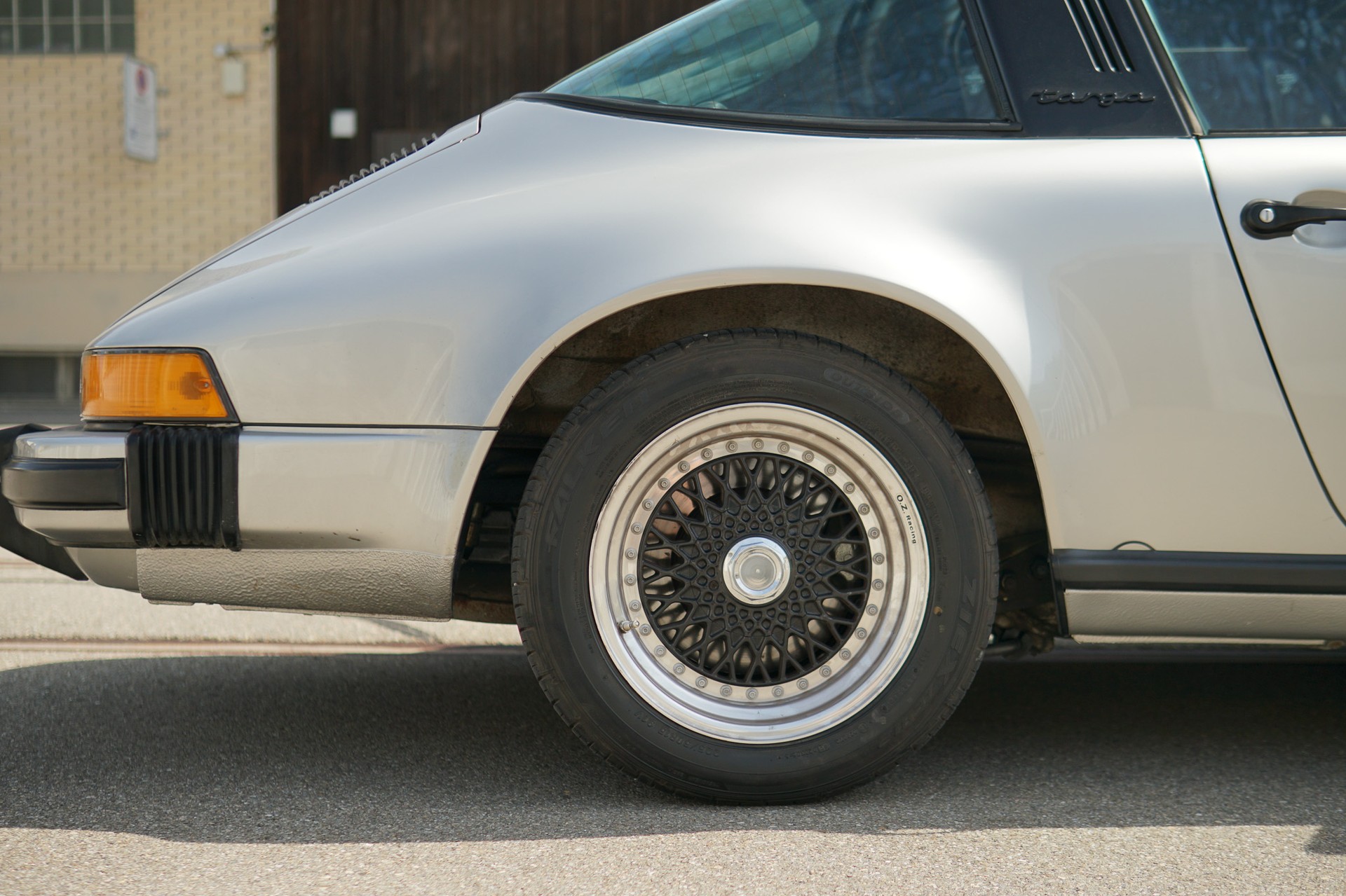 PORSCHE 911 SC Targa-image-10
