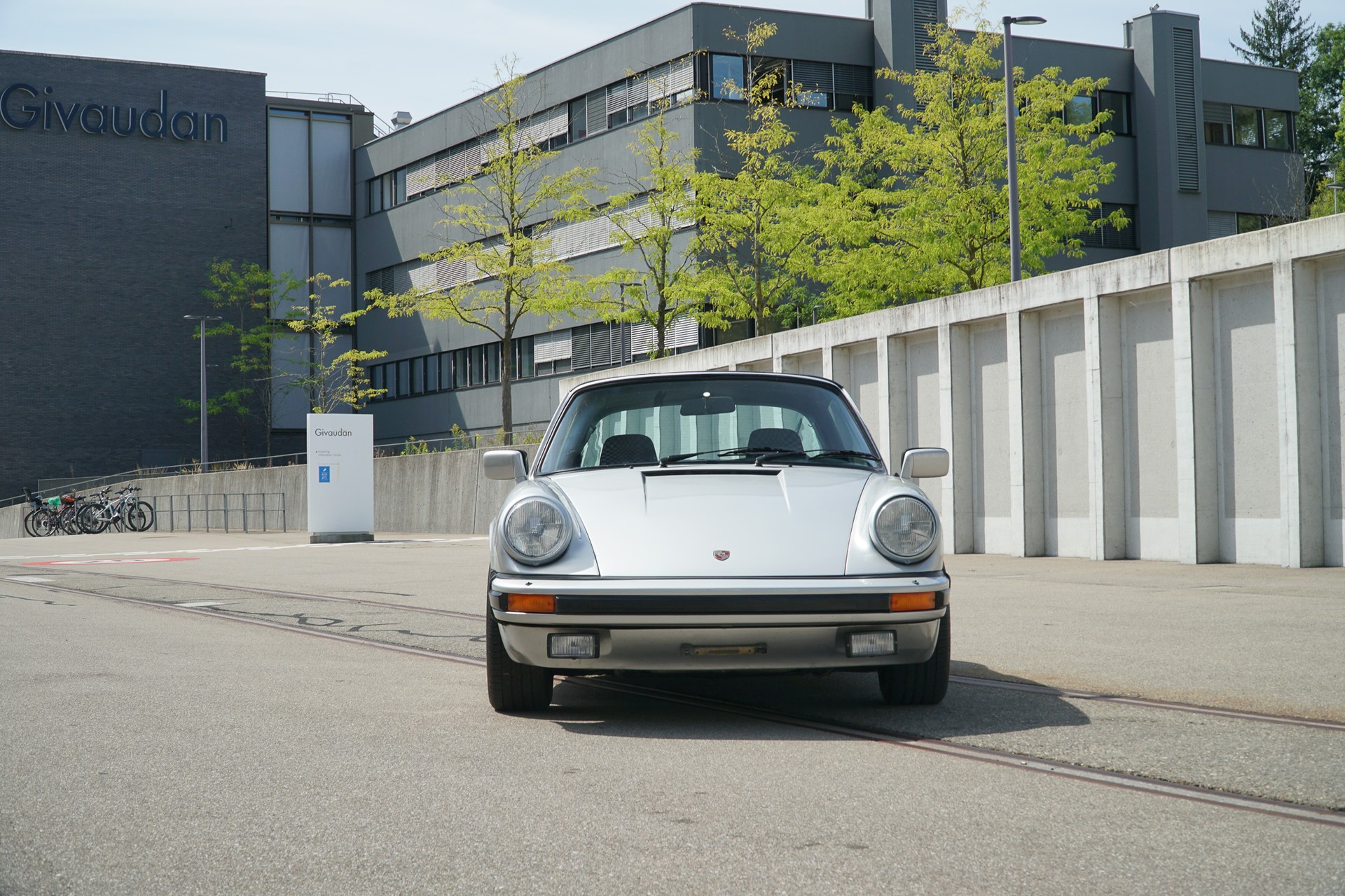 PORSCHE 911 SC Targa-image-1