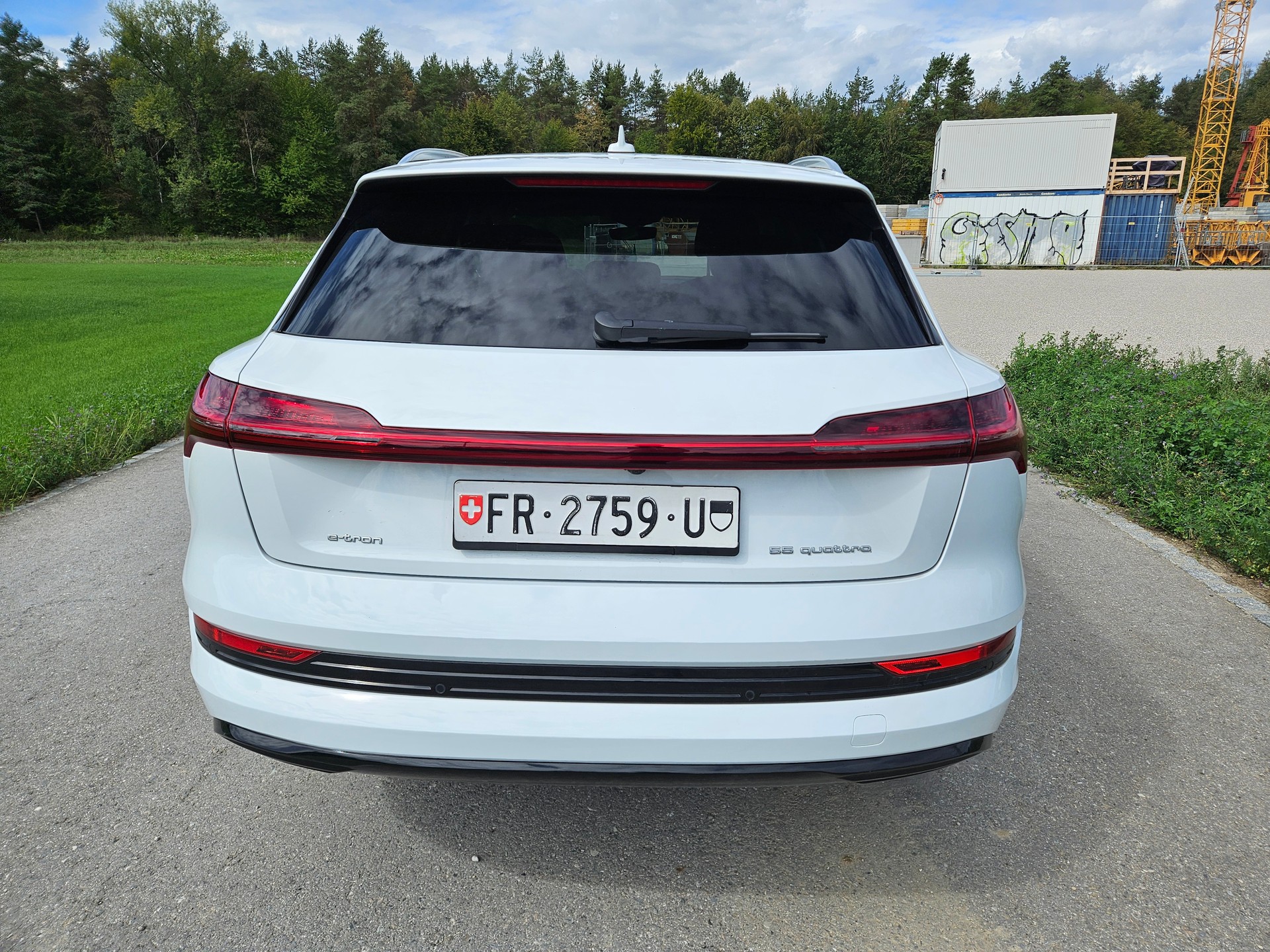 AUDI e-tron 55 quattro-image-5