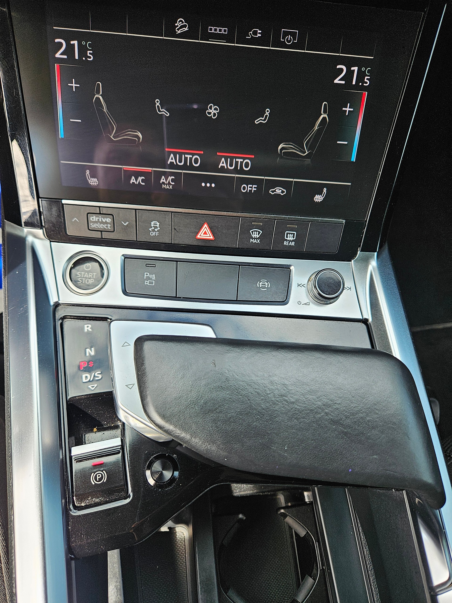 AUDI e-tron 55 quattro-image-9