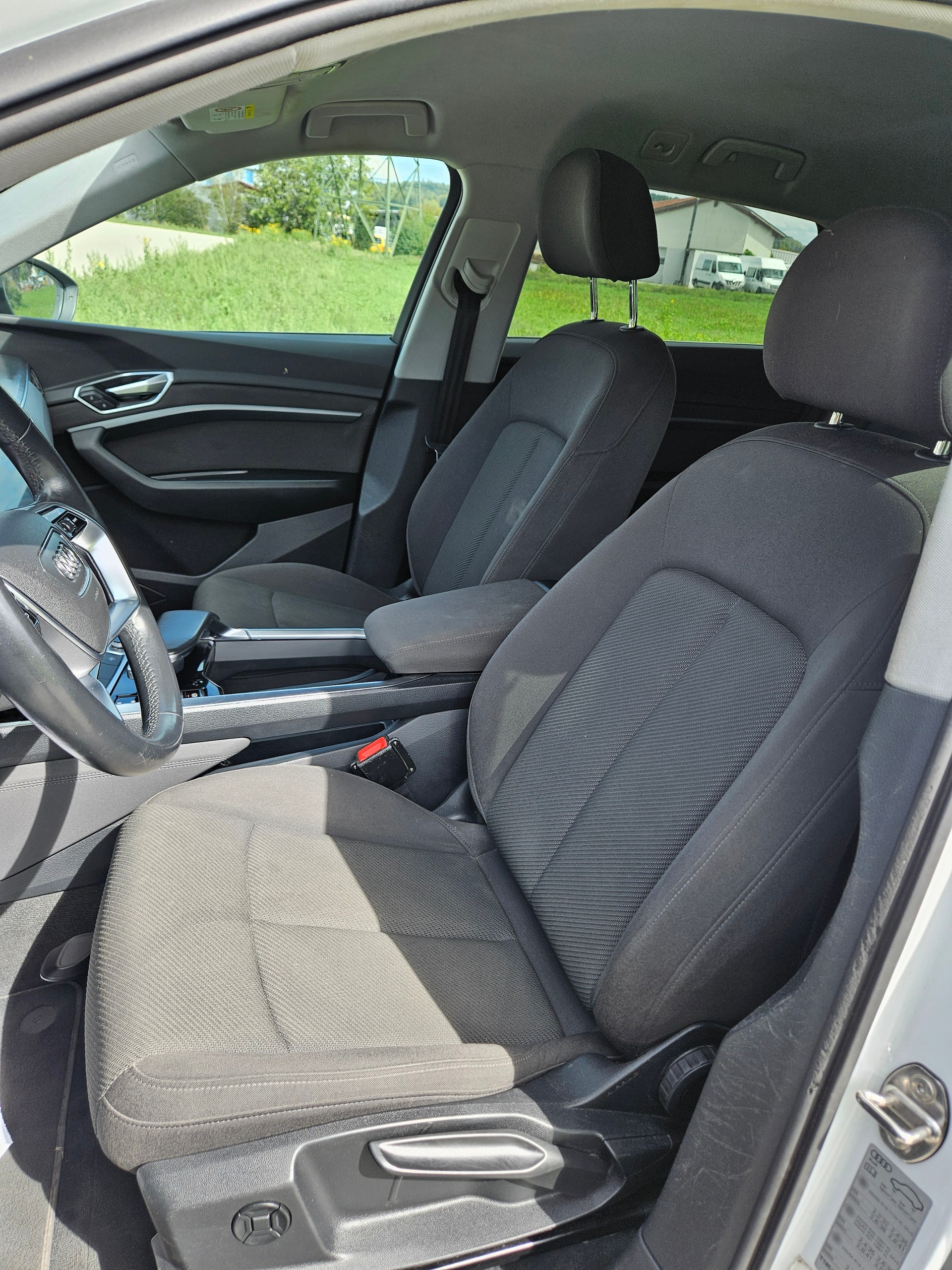 AUDI e-tron 55 quattro-image-13