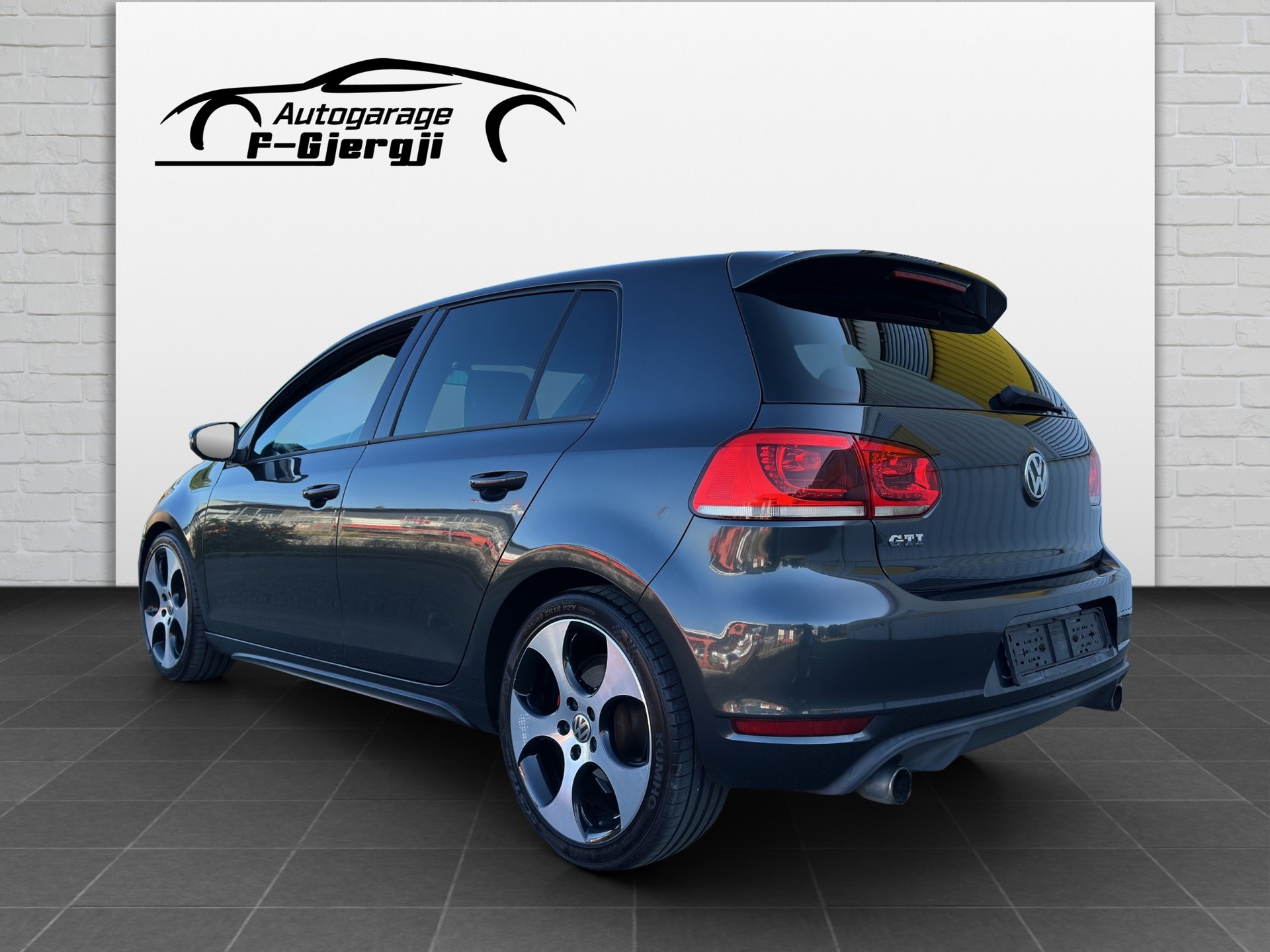 VW Golf 2.0 TSI GTI-image-3