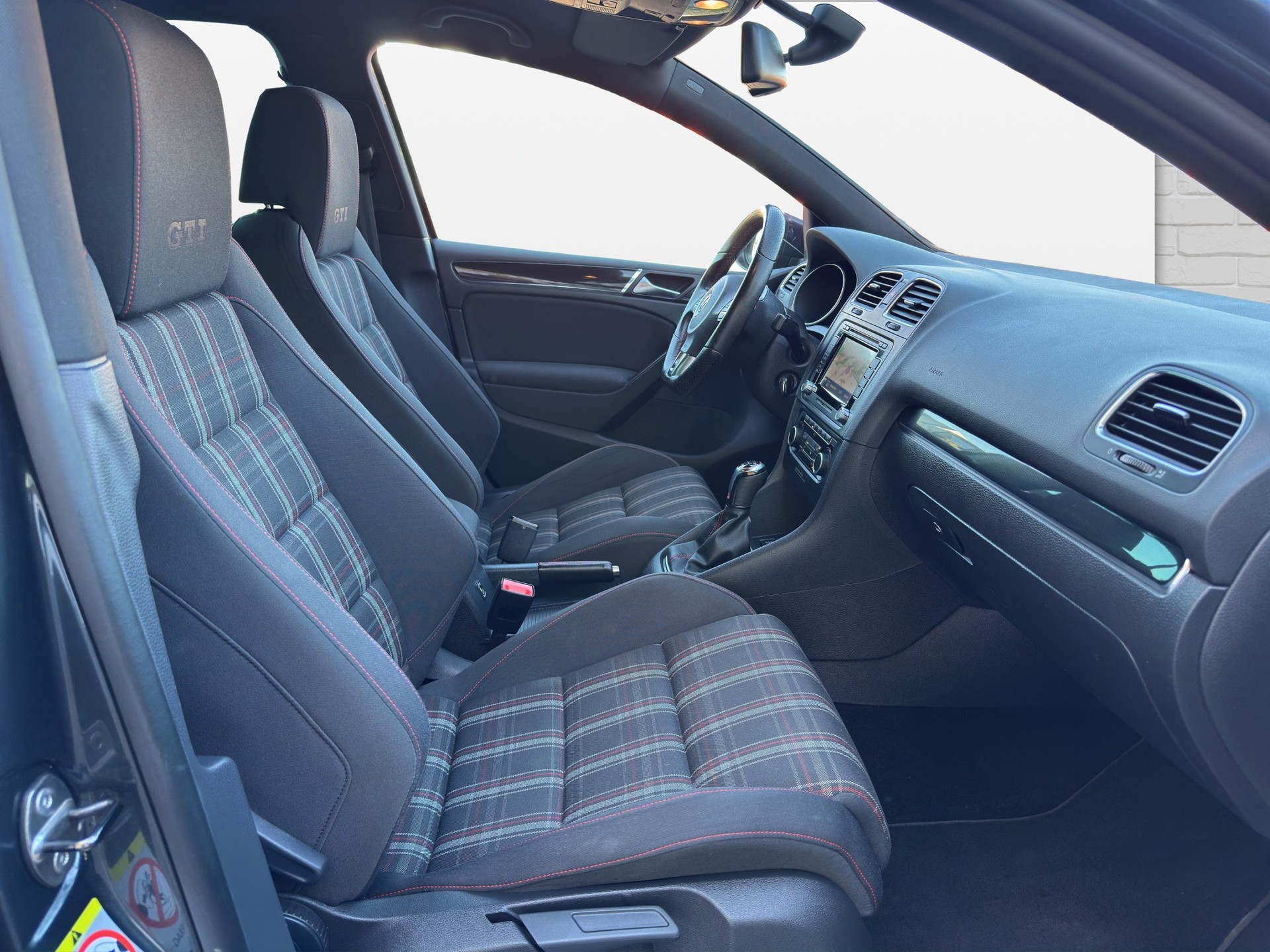 VW Golf 2.0 TSI GTI-image-11