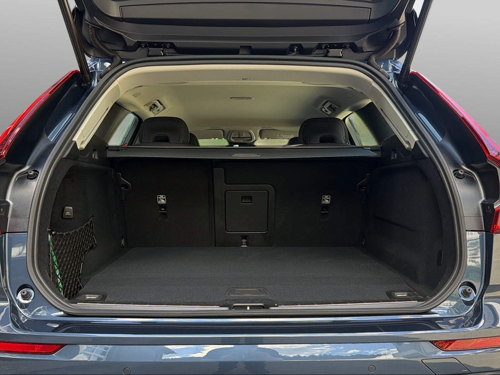 VOLVO XC60 2.0 T6 TE Plus Dark eAWD-image-9