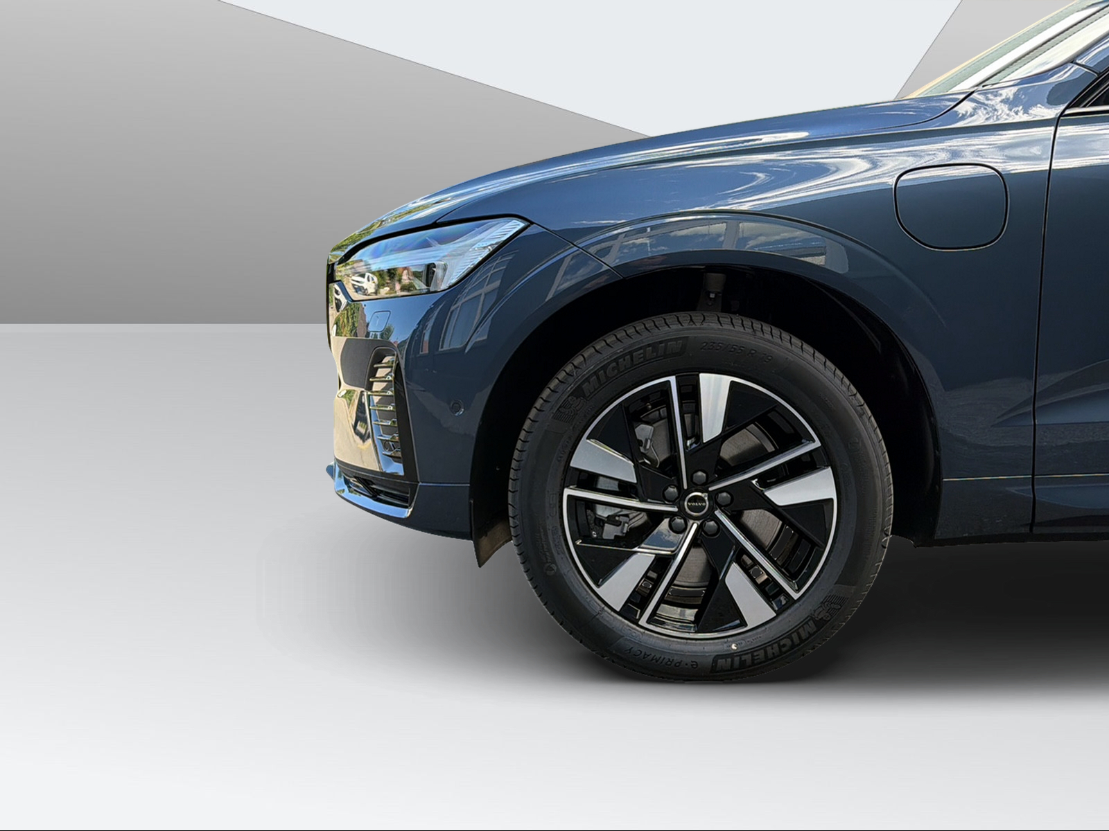 VOLVO XC60 2.0 T6 TE Plus Dark eAWD-image-8