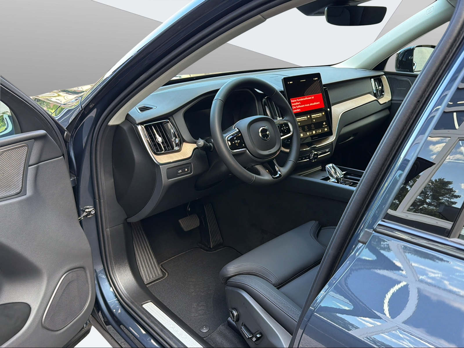 VOLVO XC60 2.0 T6 TE Plus Dark eAWD-image-10