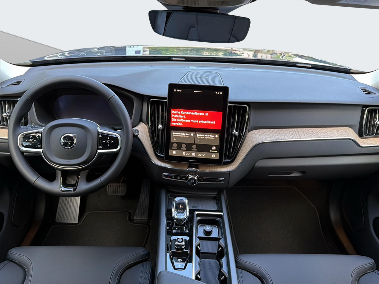 VOLVO XC60 2.0 T6 TE Plus Dark eAWD-image-15
