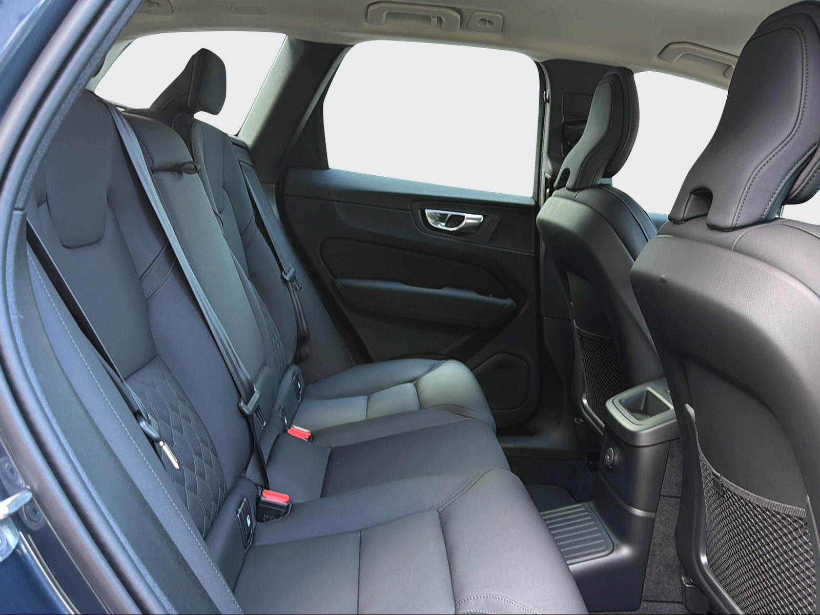 VOLVO XC60 2.0 T6 TE Plus Dark eAWD-image-12